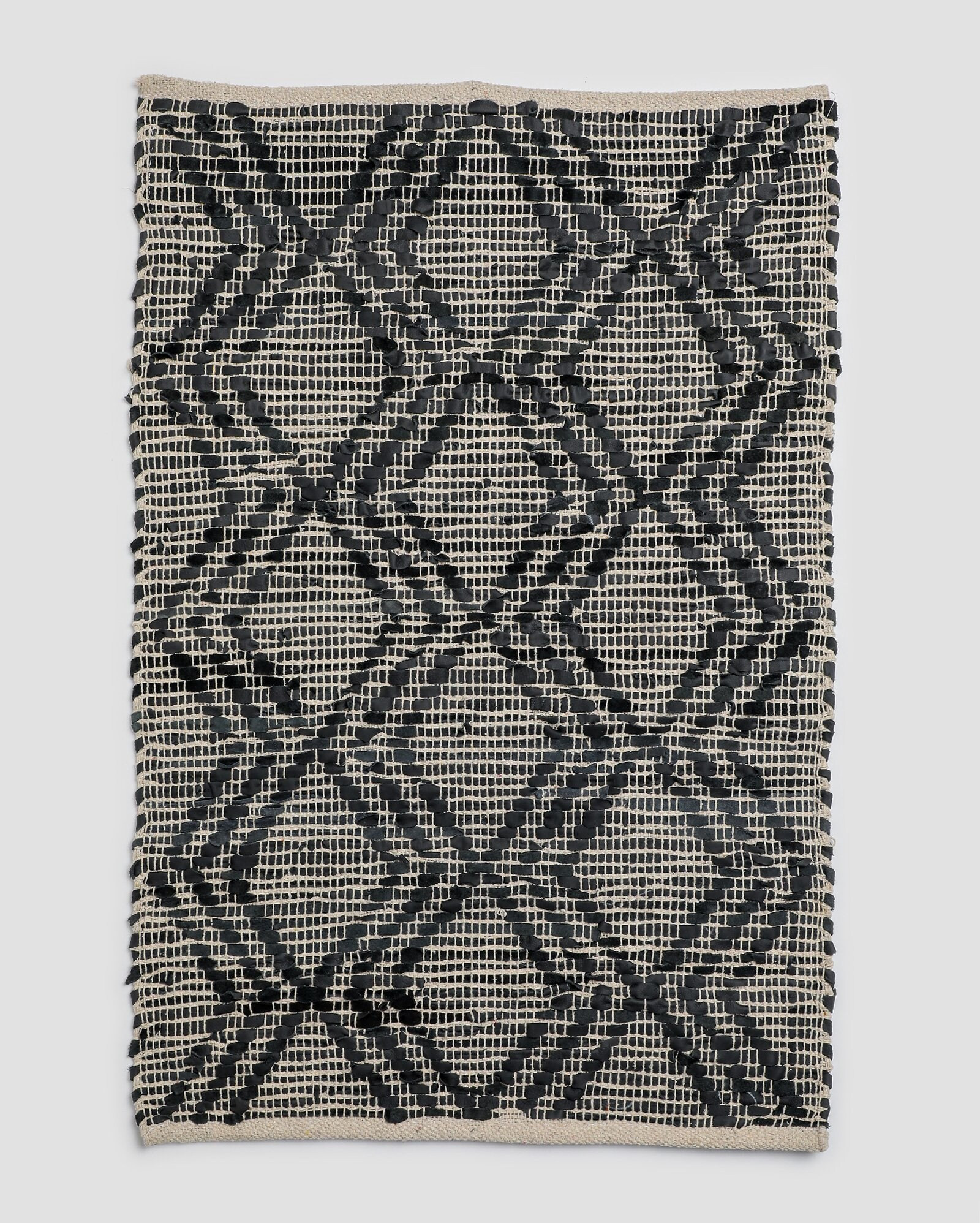 Tapete Briton retangular 60x90cm preto | Casa Riachuelo | Riachuelo (BR)