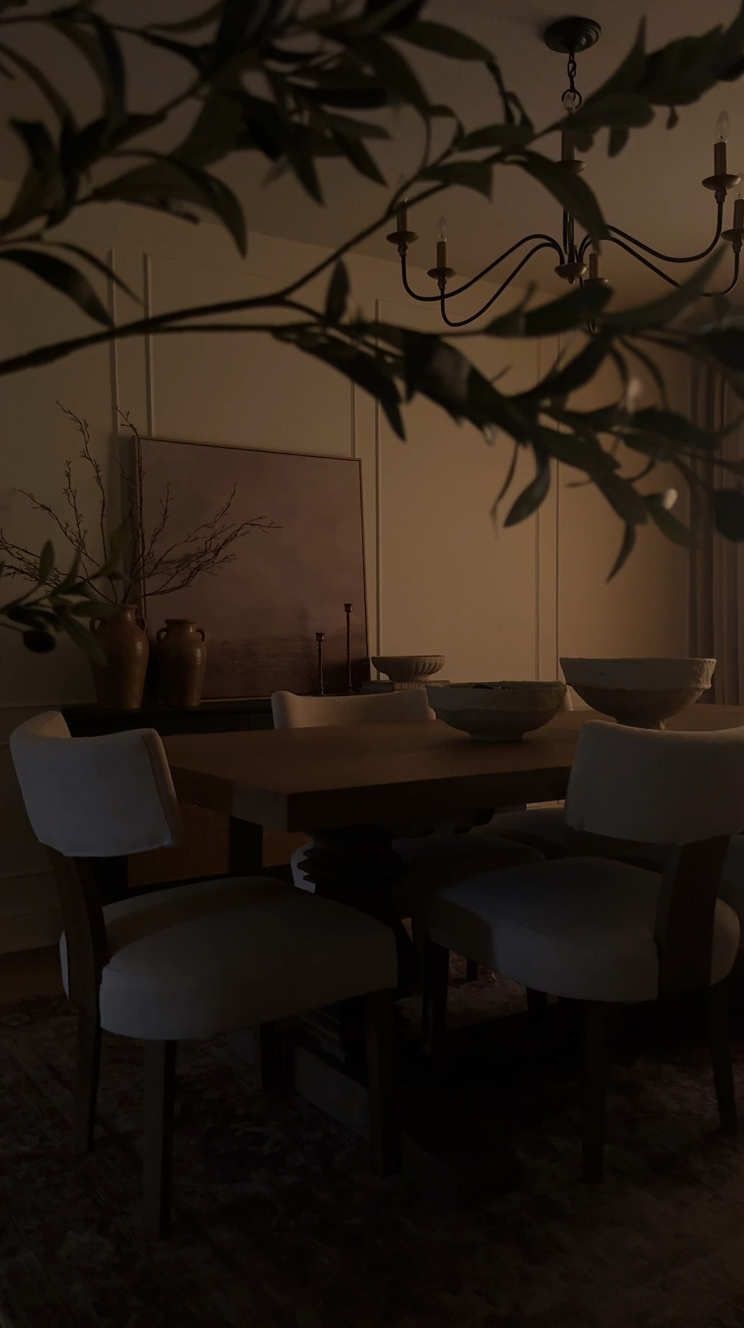 Organic Modern Dining Room 

#neutral #neutralhome #home #homeinspo #decor #diningroom #diningroomdecor #organicmodern #moody #wayfair 