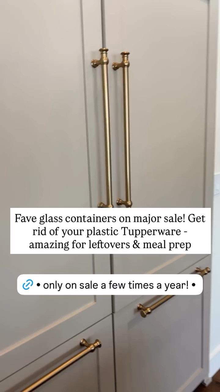 Fave glass containers on major sale! Get rid of your plastic Tupperware - amazing for leftovers & meal prep