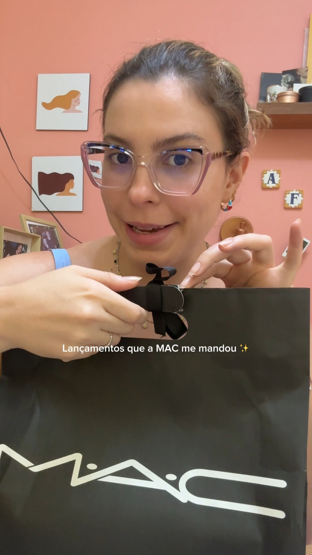 Unboxing de alguns presentes lançamentos da MAC! 

#LTKbeleza #LTKbrasil
