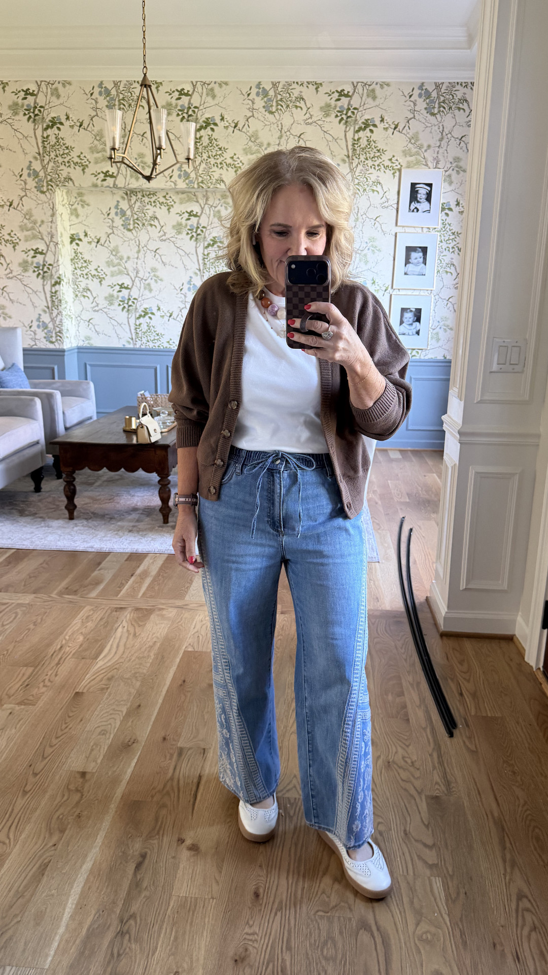 A good pair of jeans paired with a simple tee and a lightweight cardigan is one of those combinations that just works.

Everything is linked for you here 🫶🏻

#LTKootd #LTKOver40 #LTKSaleAlert