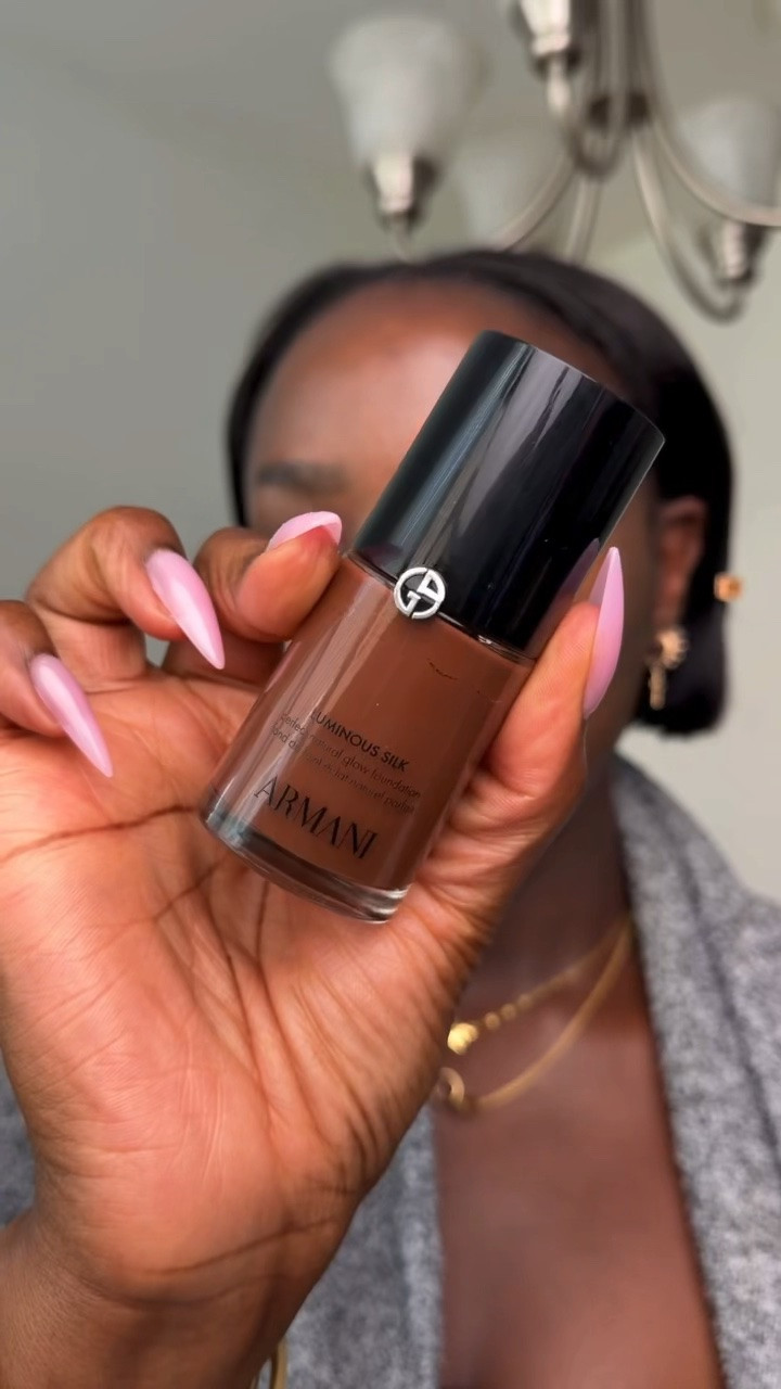 Wearing 15.5 in the Armani Luminous Silk Foundation!