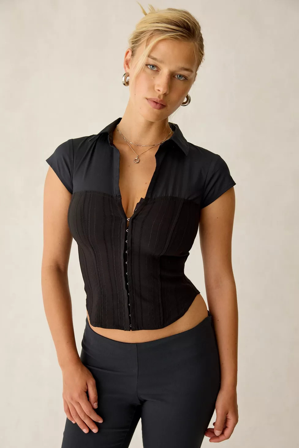 UO Polly Hybrid Slim Short Sleeve Button-Front Shirt | Urban Outfitters (US and RoW)