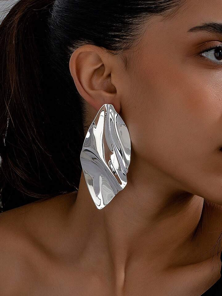 1 paire de grandes boucles d'oreilles plissées en feuille à la mode et personnalisées pour fem... | SHEIN