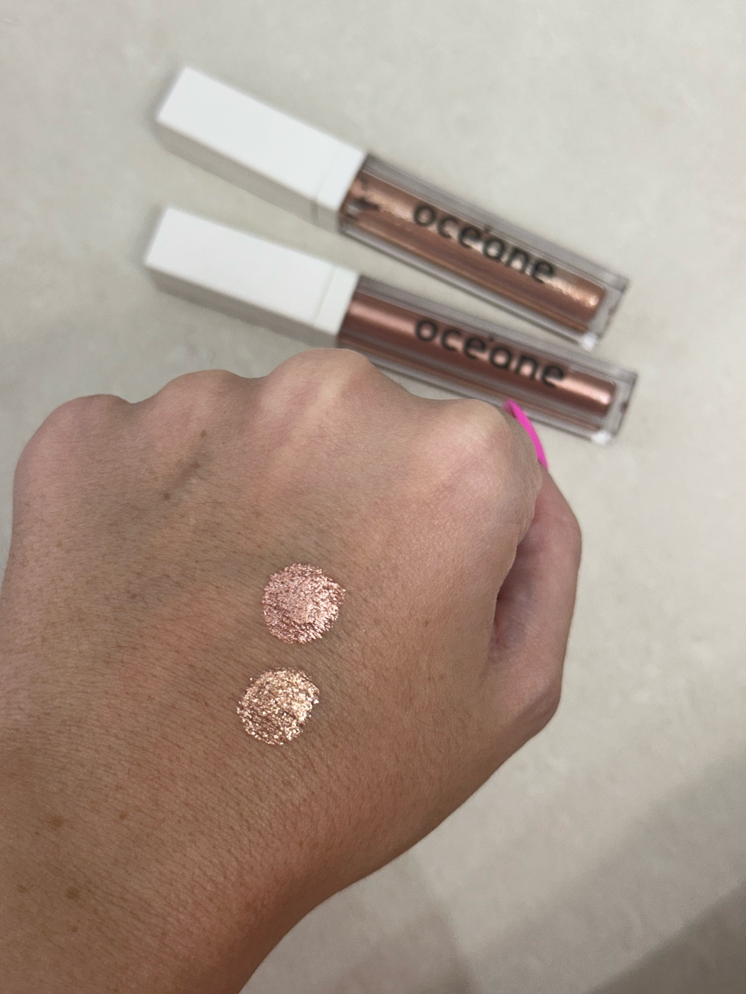 O BRILHO dessas sombrinhas liquidas unitárias da Oceane tá sem palavras! #makeup #maquiagem #sombra #beleza #brilho