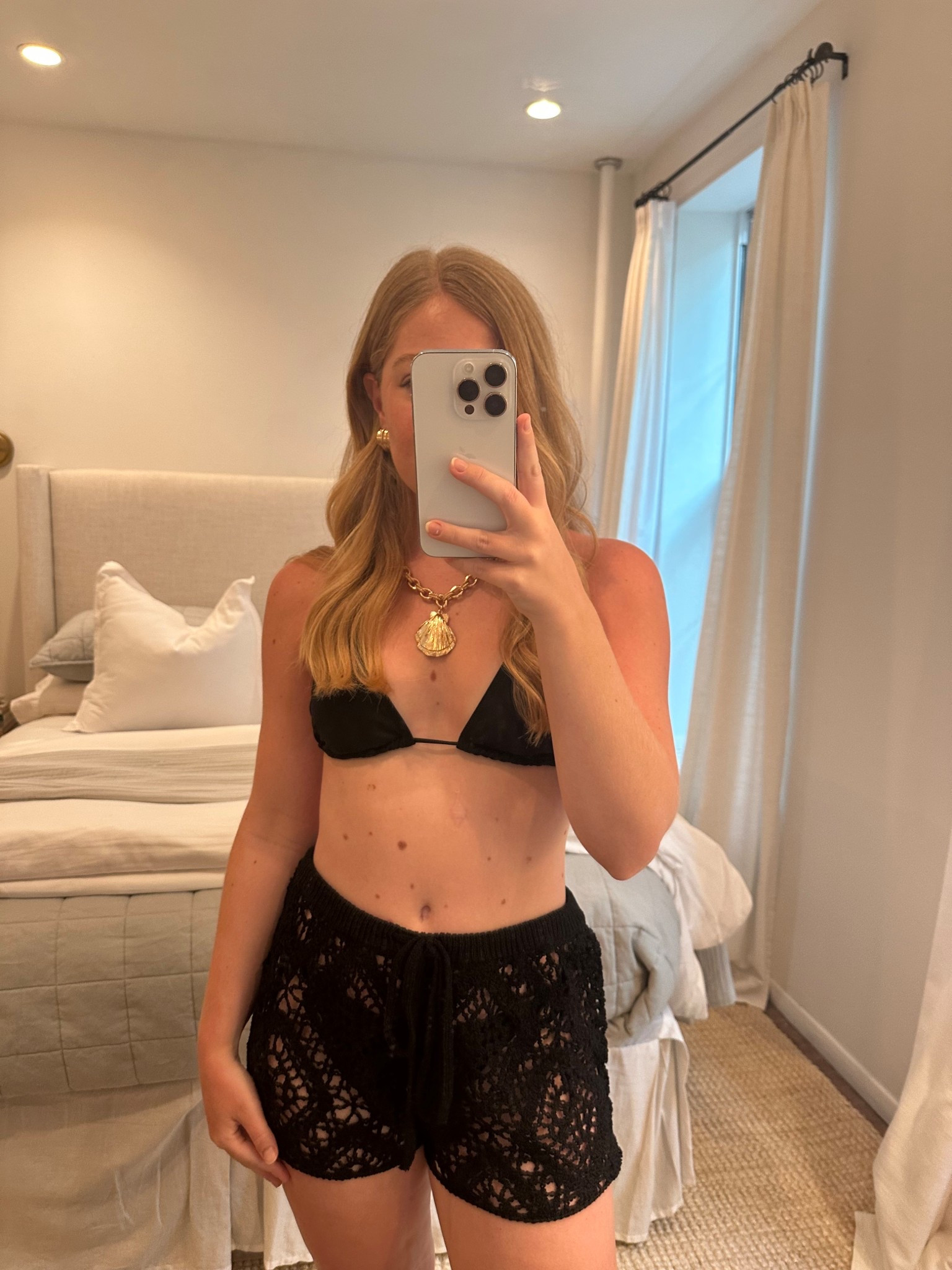 Pool outfit checkkk

Vacation outfit summer outfit pool outfit bikini crochet shorts