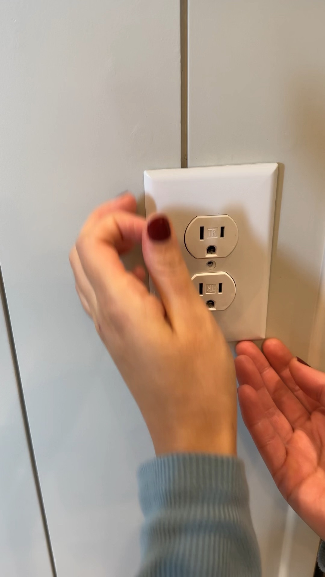 Snap power guidelight cover plates, motion sensor, auto on/off 

#LTKhome #LTKfindsunder100 #LTKfindsunder50