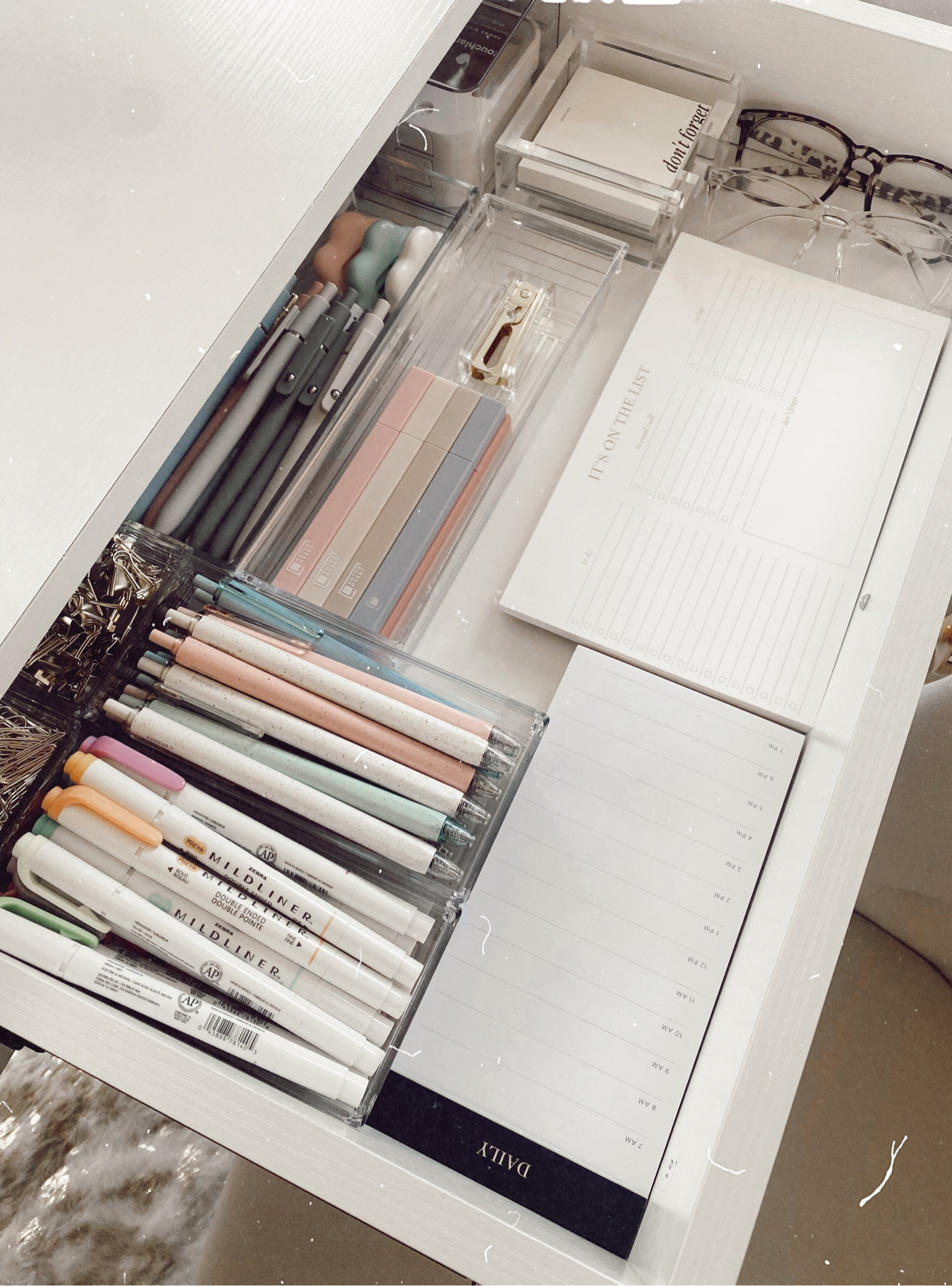 Desk organization, work from home, office, Amazon

#LTKhome #LTKBacktoSchool