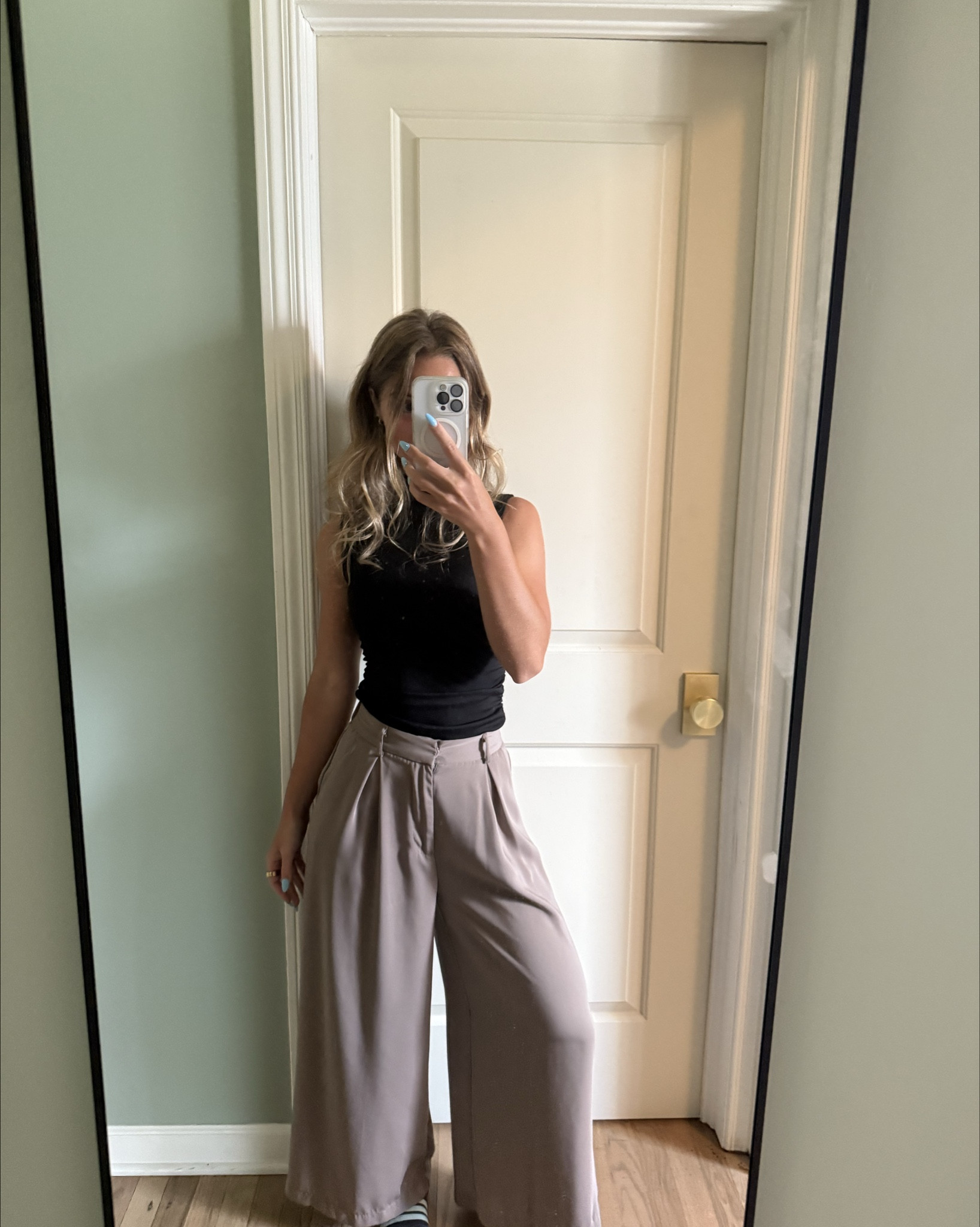 Super flowy and lightweight! Very comfy and professional #businesscasual