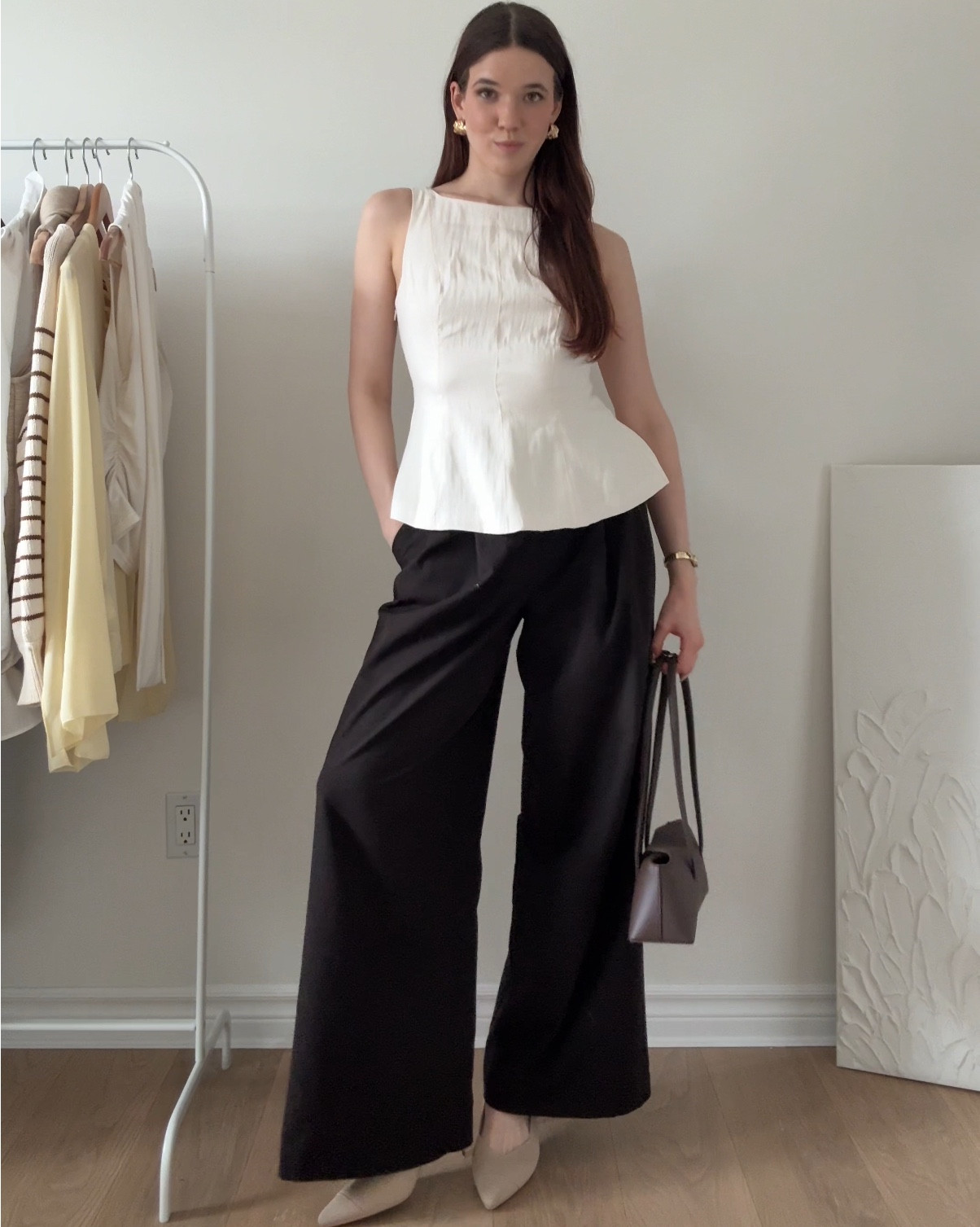 Hourglass shaping tops >>> 

#LTKFindsUnder100 #LTKStyleTip #LTKWorkwear