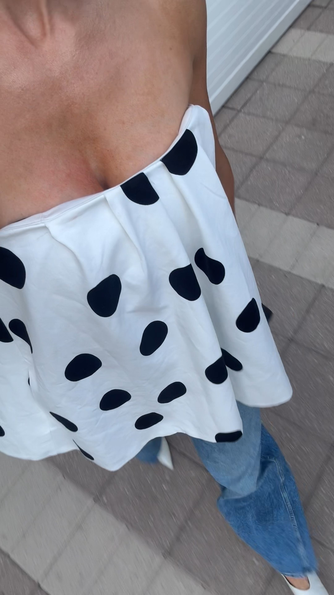 My top is from Zara and sold out, but I linked some other polkadot tops that I love as well! Jeans run tts

#LTKStyleTip #LTKParties #LTKOver40