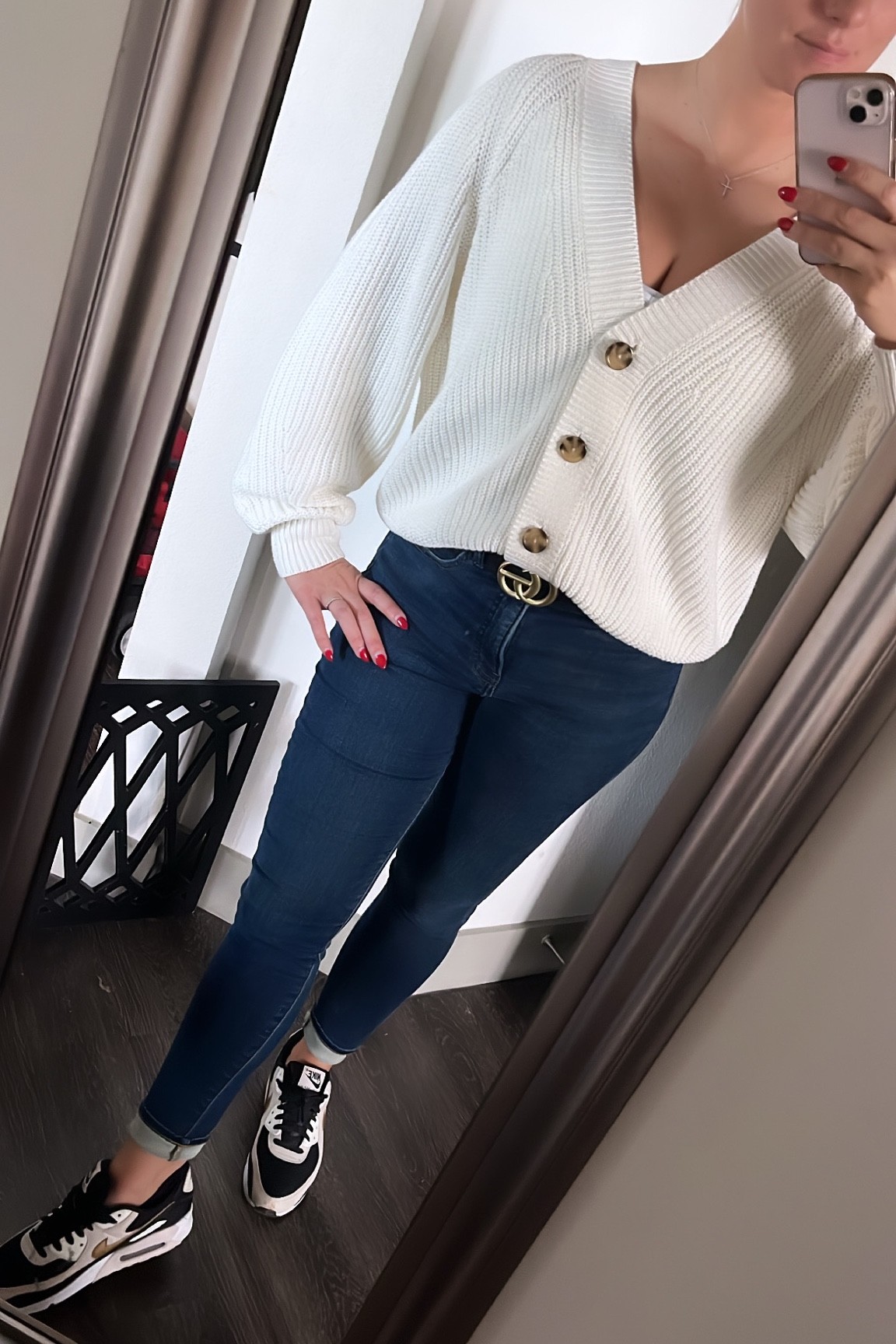 Cute outfit to transition into fall!

I’m 5’7” 165lbs wearing size large top & size 6 jeans

#LTKunder100 #LTKfit #LTKSeasonal