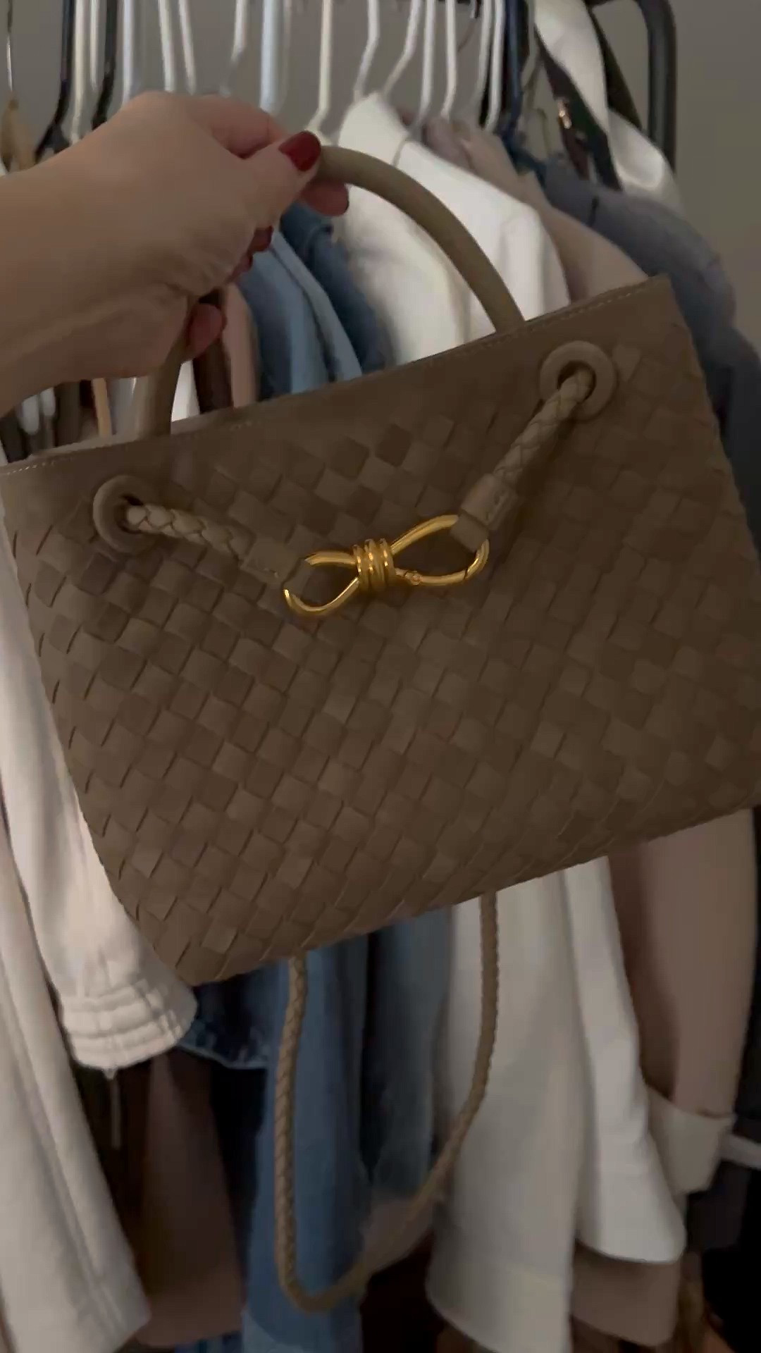 Most chic looking Amazon bag!  A great look a like to the real Bottega!

Quality is great and under $50!! 



#LTKFindsUnder100 #LTKCyberWeek #LTKGiftGuide