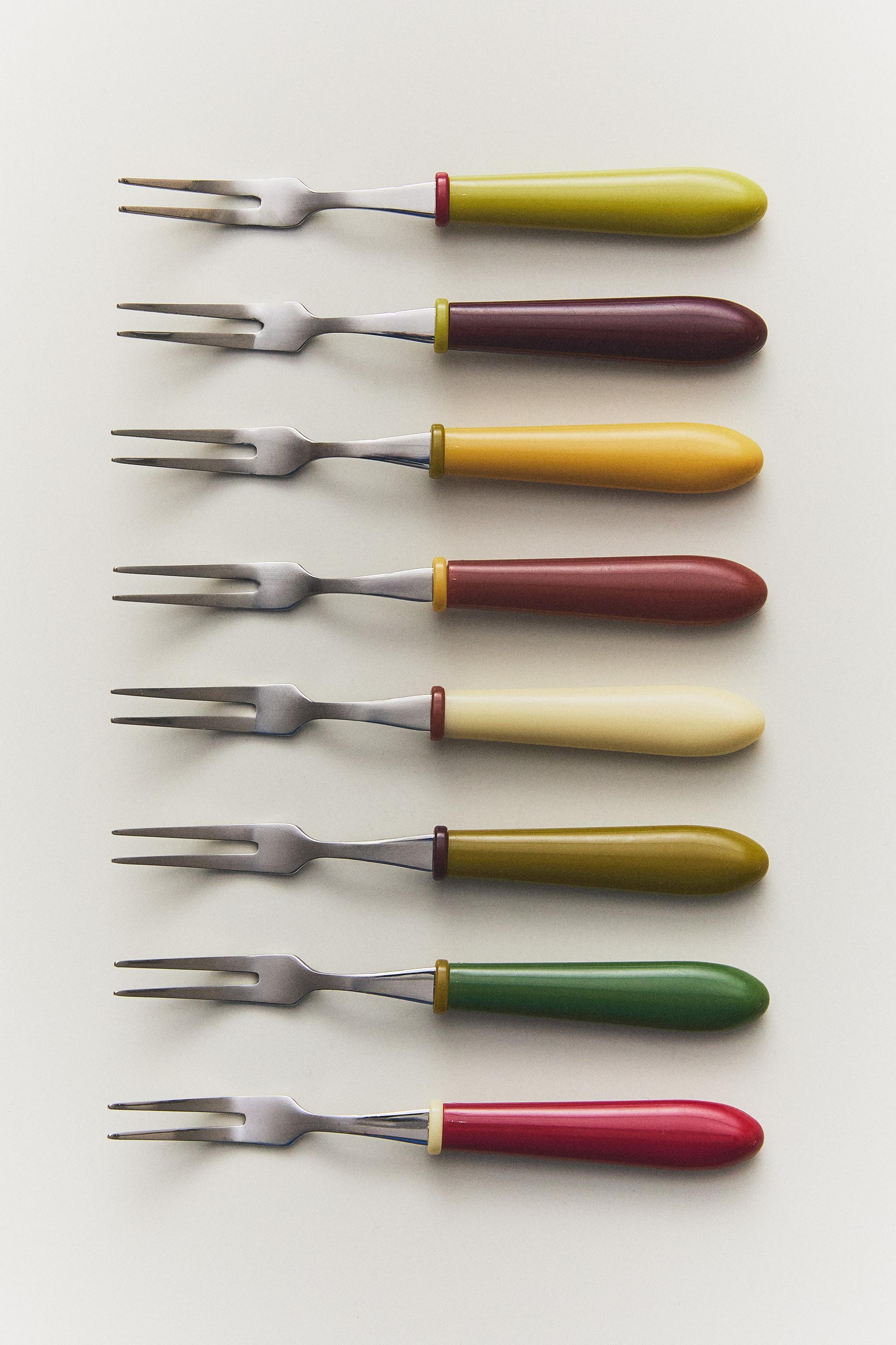 PACK OF MINI RESIN FORKS IN COLORS (PACK OF 8) | Zara US