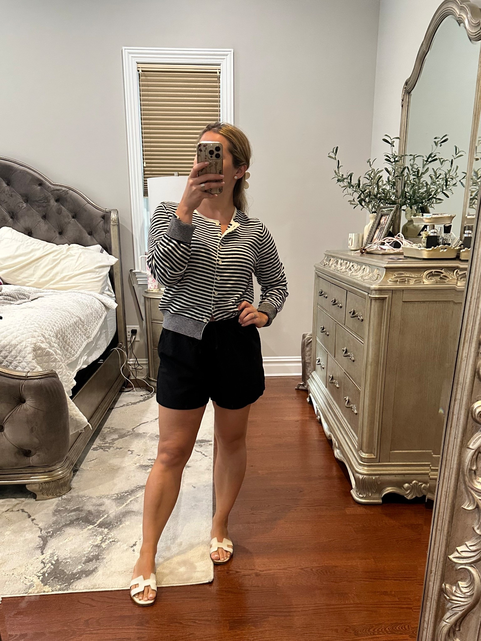 #ootd striped cardigan  last day of vici sale 

#LTKFindsUnder100 #LTKStyleTip #LTKxVICI