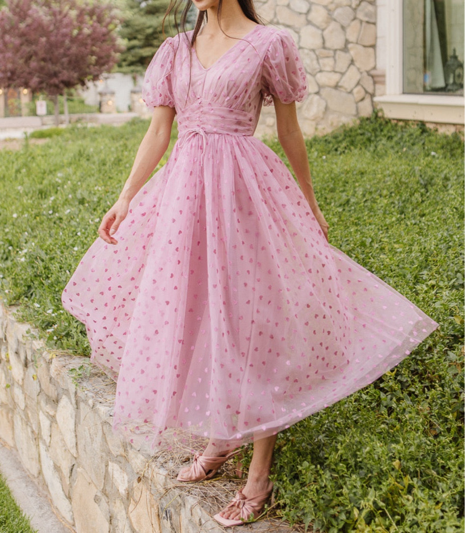 #valentines #valentinesoutfit #pinkdress #pinktulledress #hearts #romantic #datenight #valentinesdate #bridal #romantic #wedding #proposal #specialoccassion #anniversary #engagementphotos #weddingguest #familyphotoshoot #photoshootdress

#LTKstyletip #LTKFind #LTKcurves