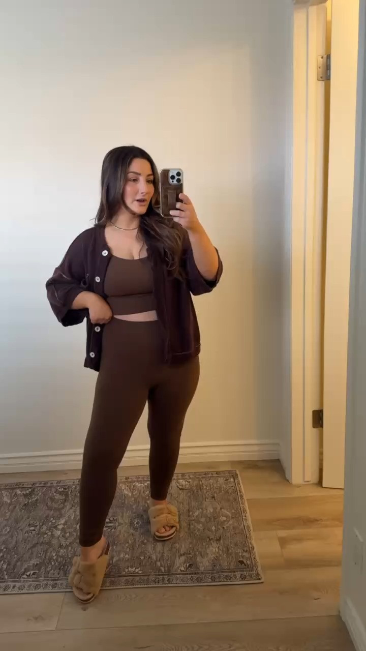 Petite friendly activewear! 

Sweatshirt size xs 
Leggings size medium 25”
Tank size large 


Free People
Amazon finds 
Petite workout clothes 
Petite leggings

#LTKPetite #LTKWatchNow #LTKActive