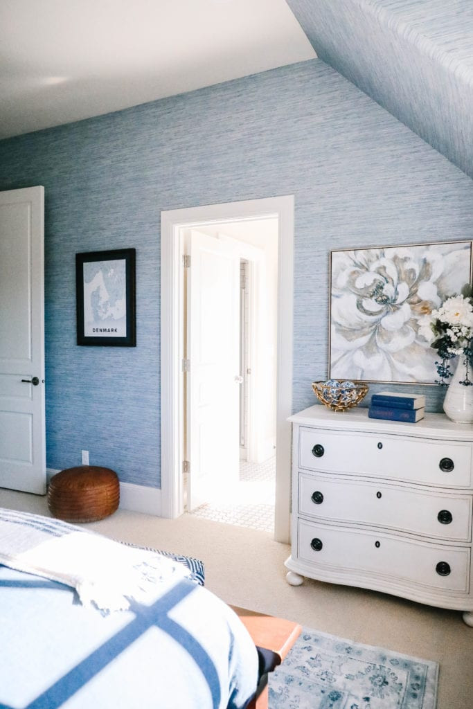 This shade of blue will NEVER go out of style 💙 Moody navy layers mixed with crisp whites and warm gold accents create the dreamiest guest room vibe. Everything is linked in my LTK shop for easy shopping ✨ Save this for your next room makeover! #LTKHome #MoodyInteriors #BlueBedroom #BedroomInspo #GuestRoom #InteriorDecor #HomeInspo #LuxuryDecor #TraditionalStyle #NavyBlue #DesignerHome #CozyInteriors #ElegantDecor #BedroomRefresh #ClassicStyle #HomeStyling #DecorIdeas #NeutralHome #HomeDesign #RoomReveal #HomeWithHollyJ #ShopHollyJHome 

 #LTKdayinmylife #LTKmomlife #LTKHome