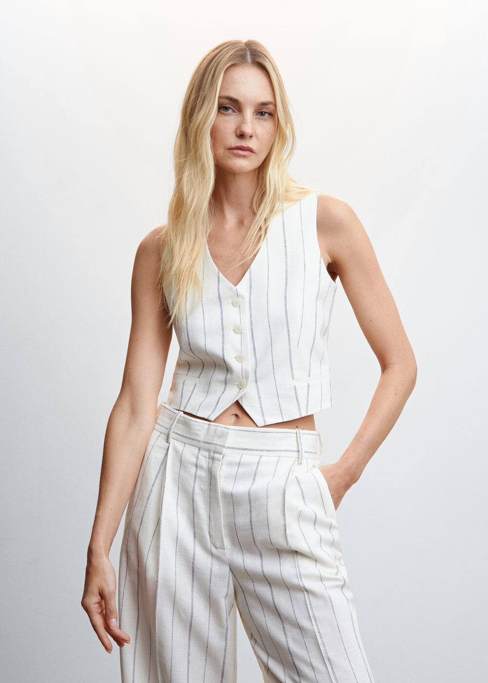 Gilet costume rayure -  Femme | Mango France | MANGO (FR)
