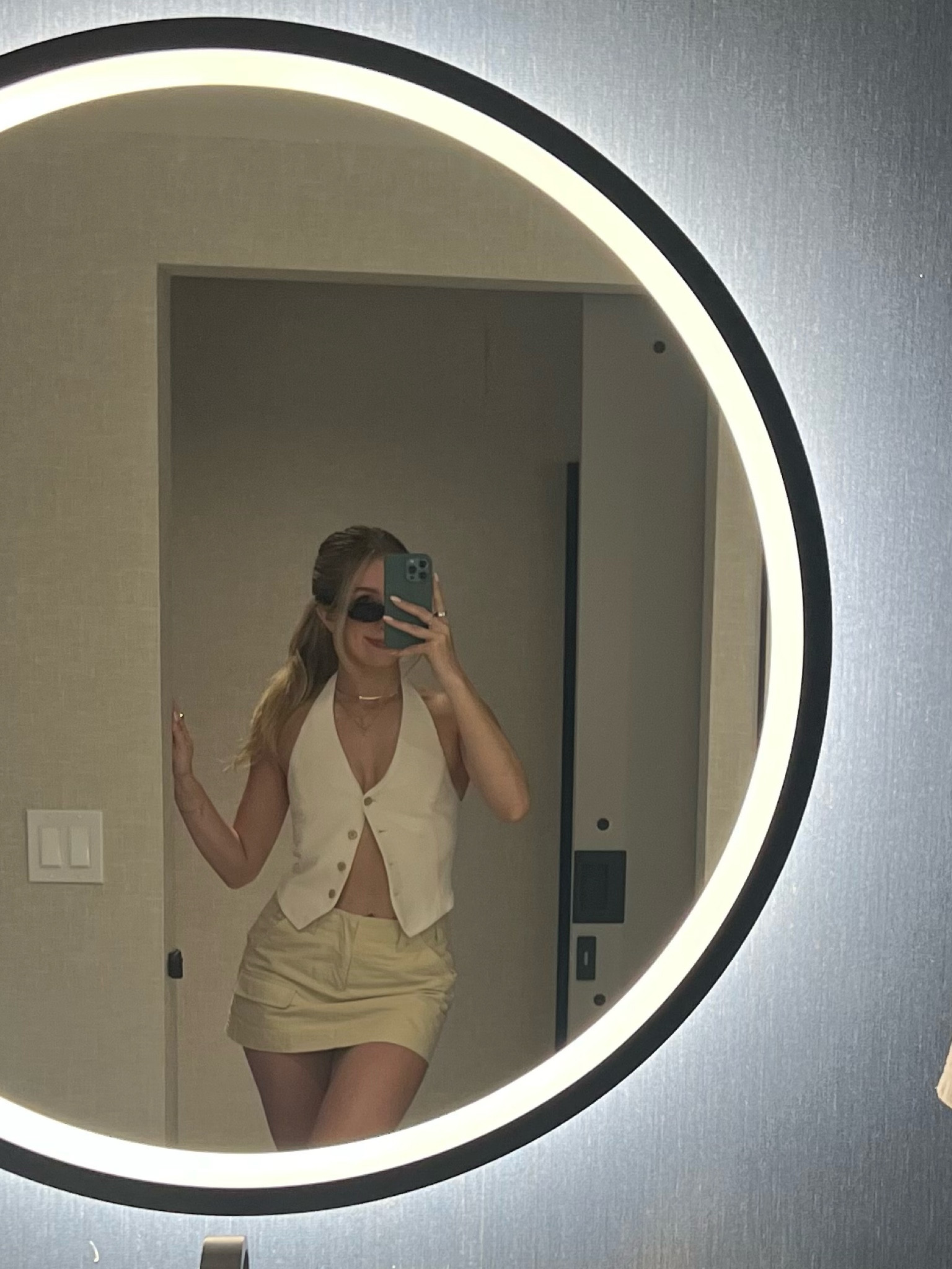 summer drinks outfit 🍋‍🟩🍸


summer outfit, summer style, outfits vacation, vest top, mini skirt outfit, small sunglasses, patio outfit, minimal outfit

#LTKcanada #LTKsummer #LTKtravel