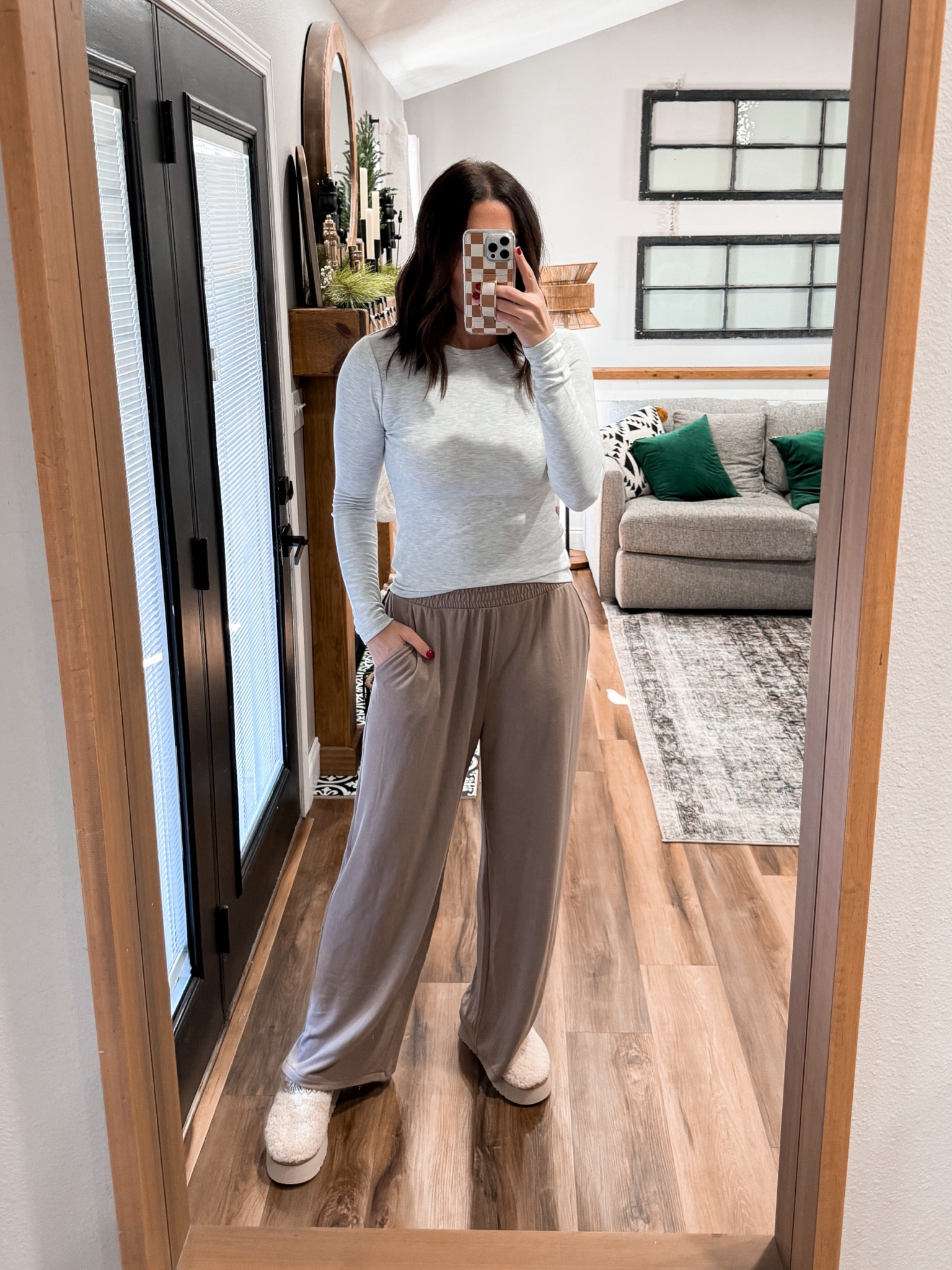 Top-medium
Lounge Pant-medium
Slippers-tts 8

#LTKHoliday #LTKstyletip #LTKSeasonal