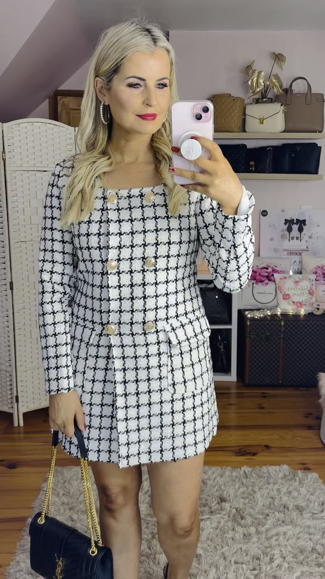 HOLIDAY OUTFITS 🎄 I love the Blazer style dresses especially this one with one of my favourite features the gold military style buttons… Hope you all having a lovely St Stephens Day.x


Boucle dress • Blazer dress . Chanel inspired.• Military style • short dress • monochromatic style • monochrome • How to wear • what to wear • ootd • style inspo • outfit help • classic look • elegant style • mum style • kitten heels • designer bag • YSL • capsule wardrobe • on sale • sale now on • my style • my look • Black and white fashion • black and white style •wearing today • glam looks • tailored style • outfit looks 

LTKFestiveSaleUK #LTKHoliday LTKFestiveSaleIE