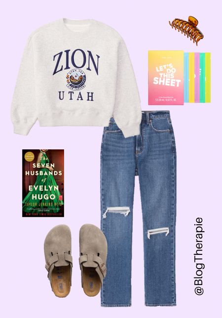Casual mom outfit for fall or even a casual college outfit

#LTKBacktoSchool #LTKstyletip #LTKU