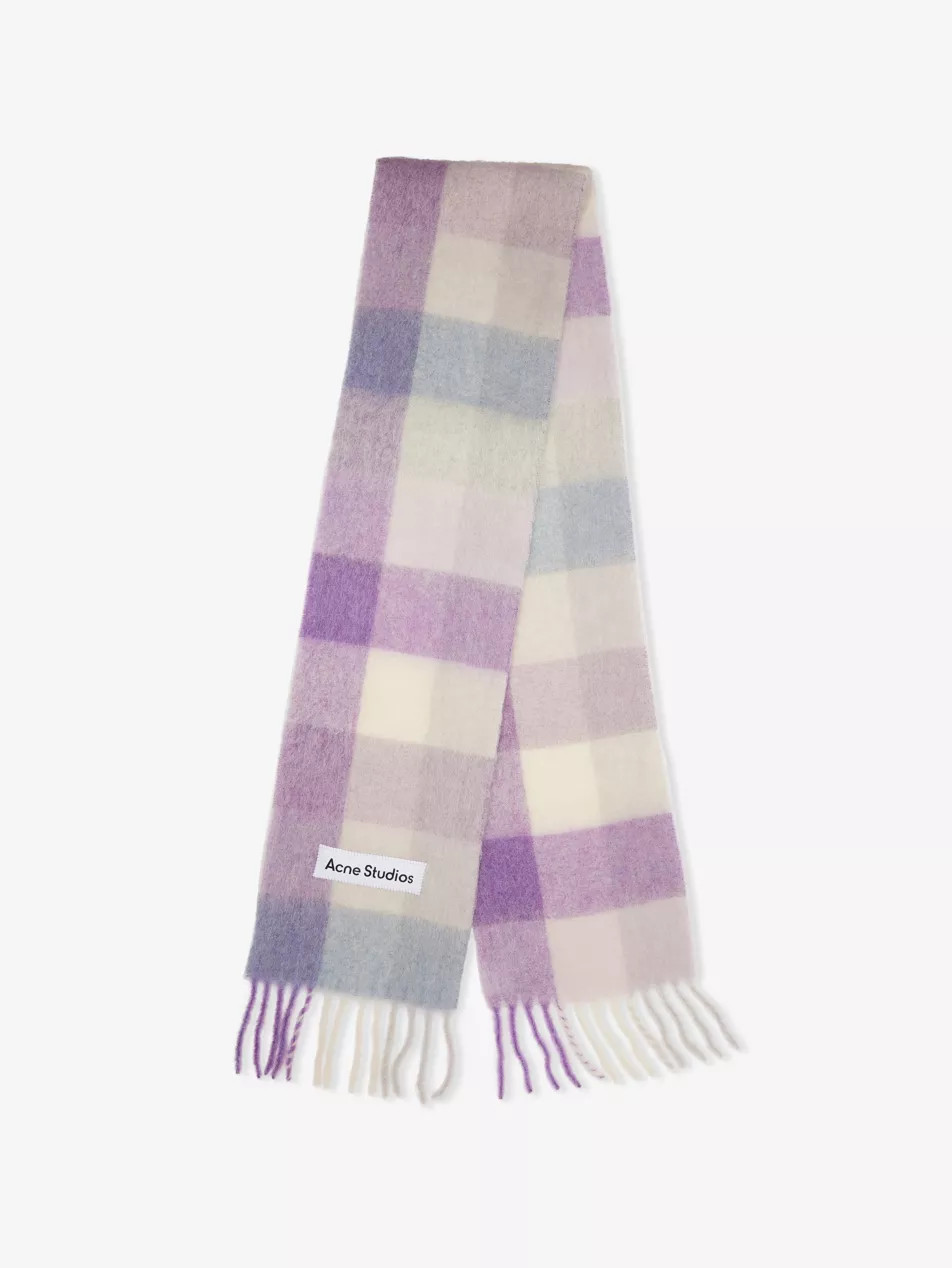 Logo-patch checked knitted scarf | Selfridges