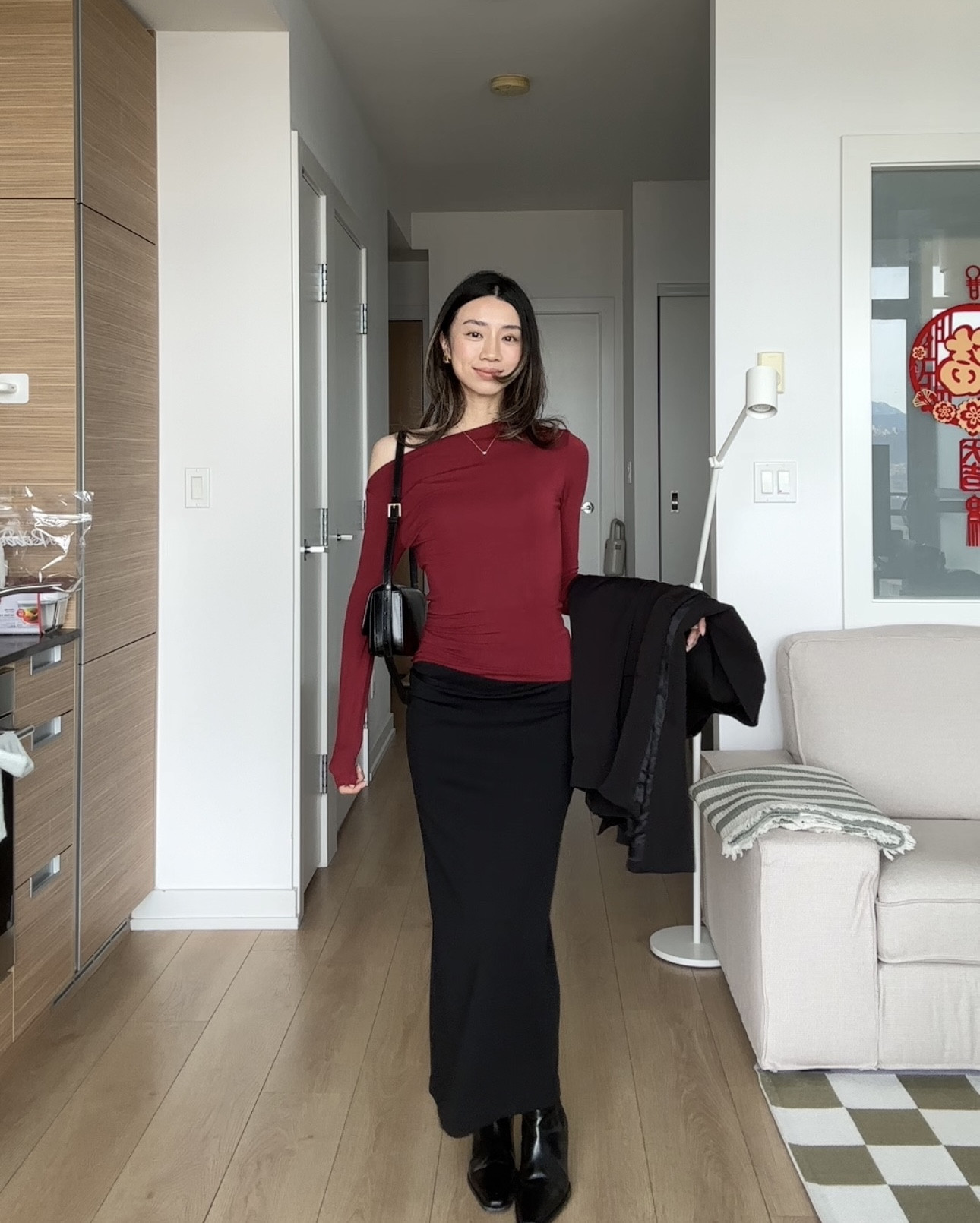 A really chic and not too in-your-face red top to wear this New Year! Super affordable too



#LTKasia #LTKworkwear #LTKpartywear