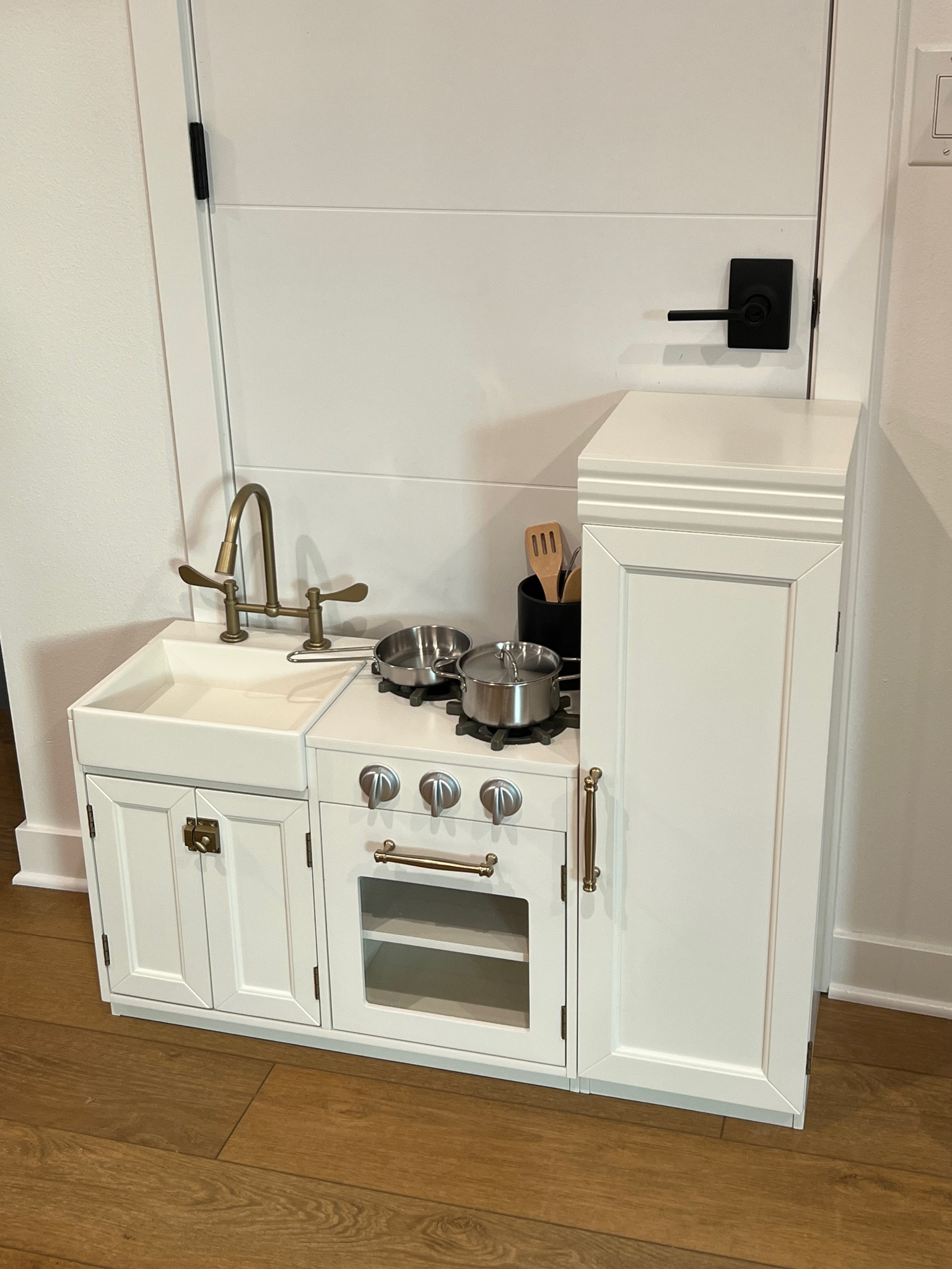 Cutest play kitchen for kids!! Such good quality. Took about 45 min to put it all together. We swapped the handles (will link) black is on sale!! 



#LTKbaby #LTKfamily #LTKHoliday