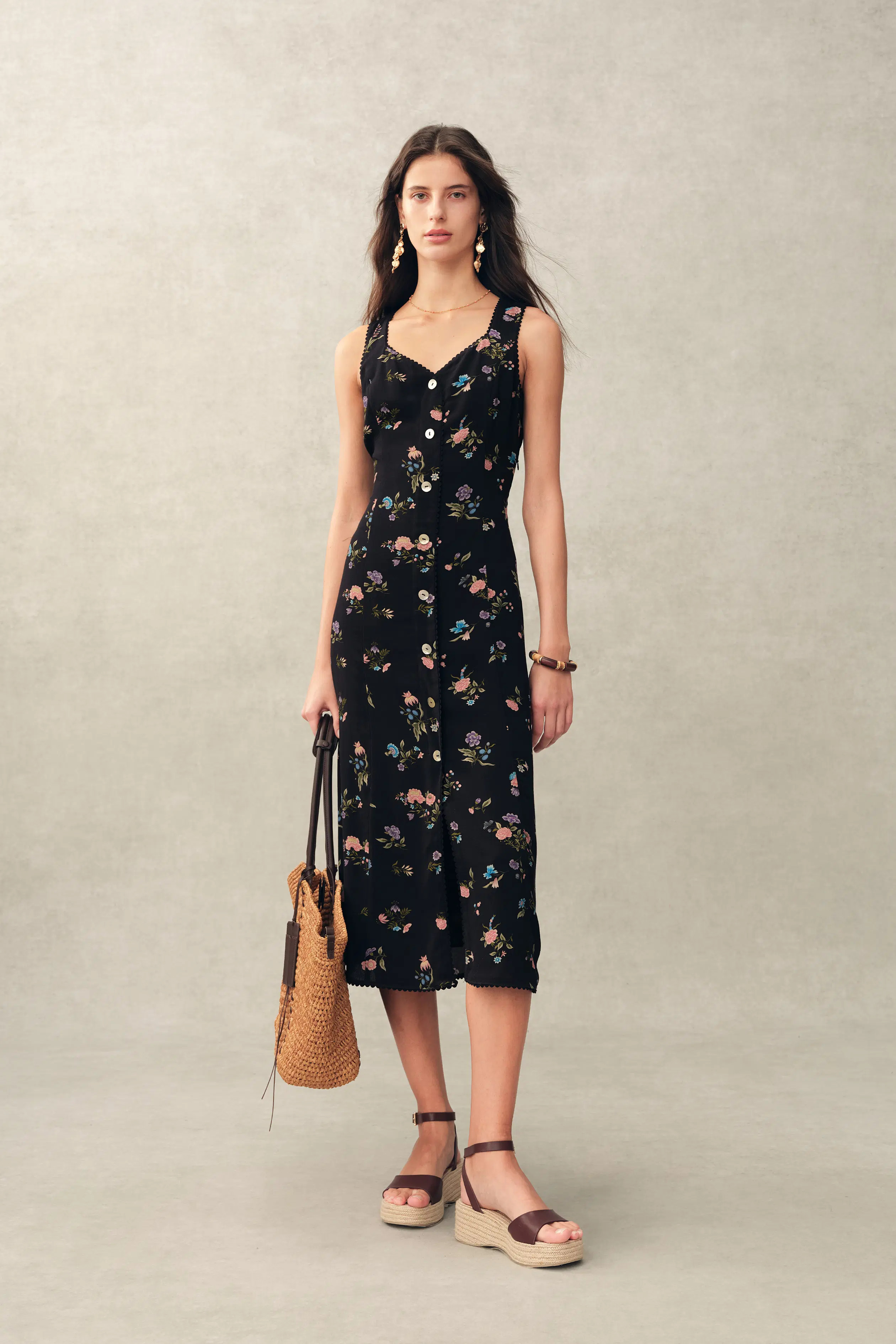 Caro Stitched Floral Scalloped Trim V Neck Cinched Sleeveless Dress in | Fabrique