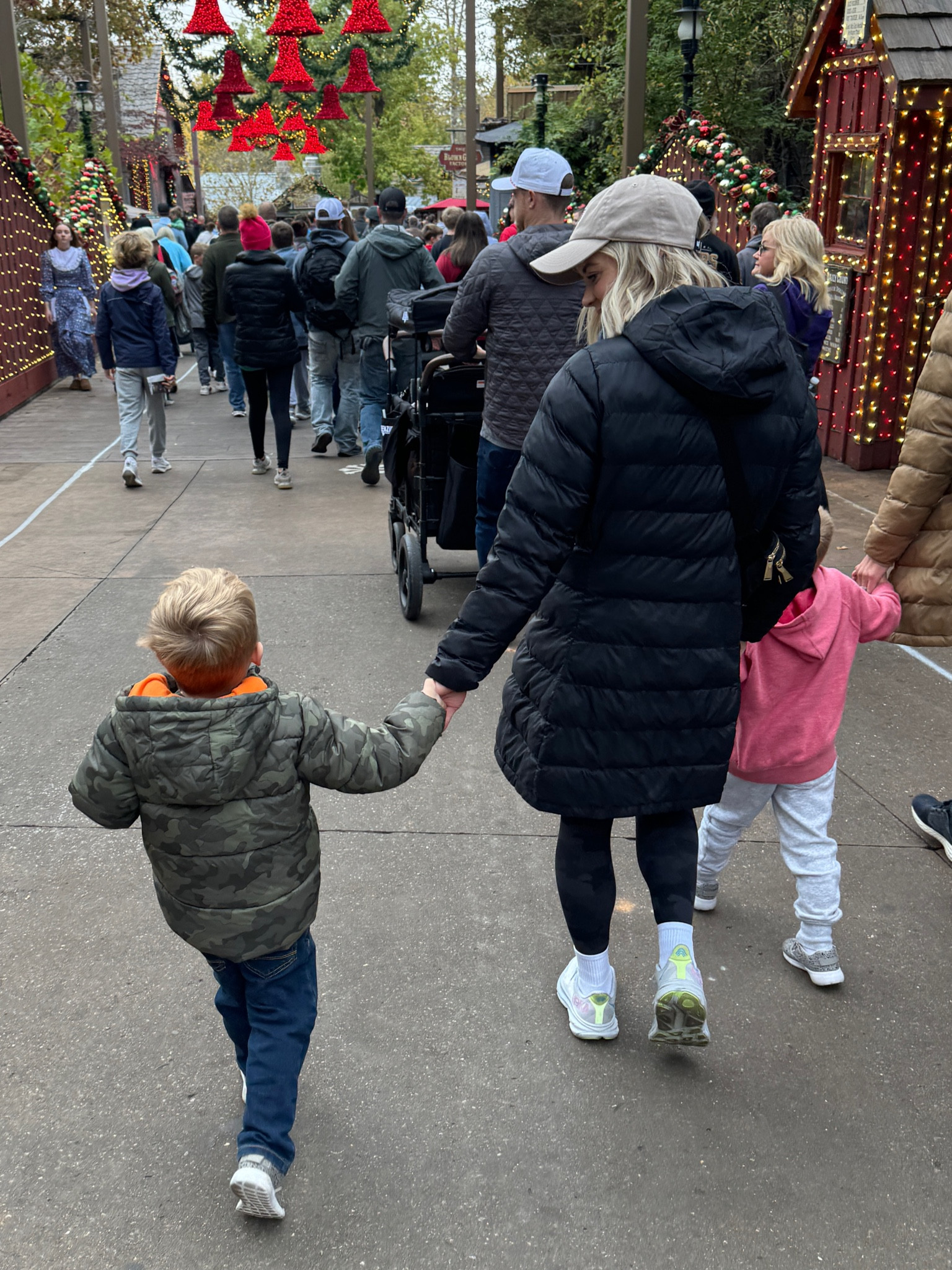 This photo does a good job of showing the length of my Amazon coat I love! I size up to M so I can throw layers underneath! 

Amazon / winter coat / affordable coat 

#LTKFindsUnder50 #LTKSeasonal #LTKStyleTip