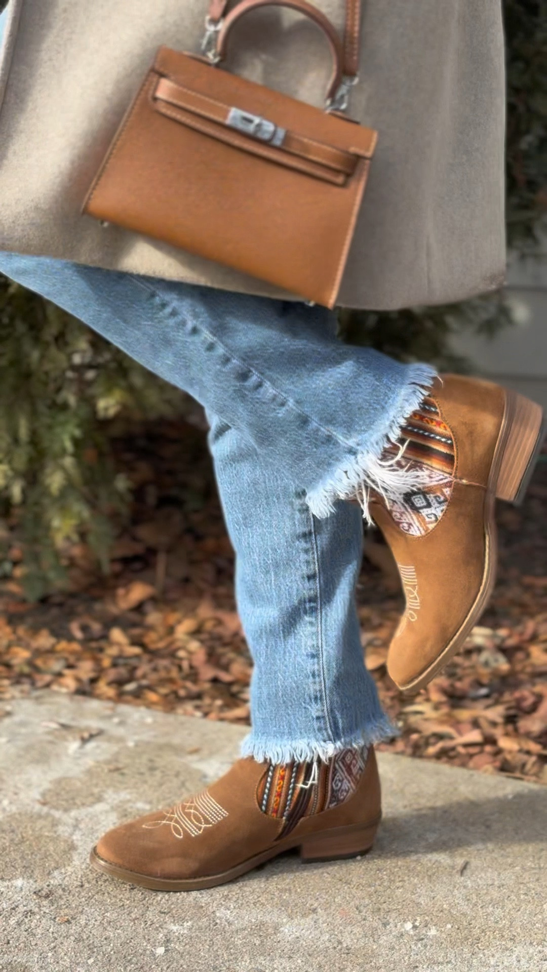 Obsessed is an understatement 🤎 these #inkkas western boots are the easiest way to elevate a basic denim look and still stay comfy all day.
I’ve been living in them for errands, school drop-off, and anything where I need “cute but practical” 🙌🏼

#LTKdayinmylife #LTKgrwm #LTKootd