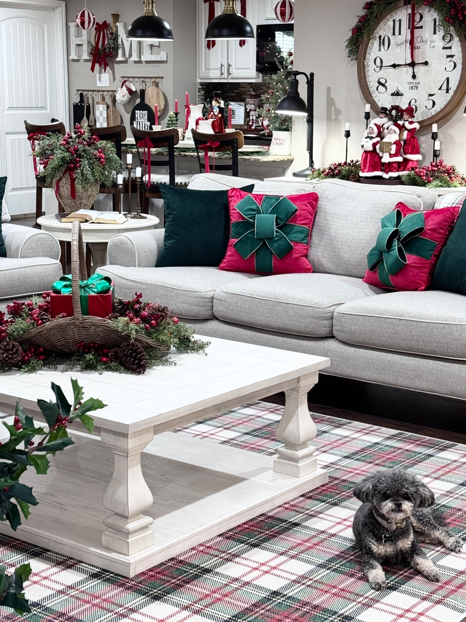 Christmas Living Room Inspiration 2025 🎄#LTKFamily

#LTKSeasonal #LTKHome