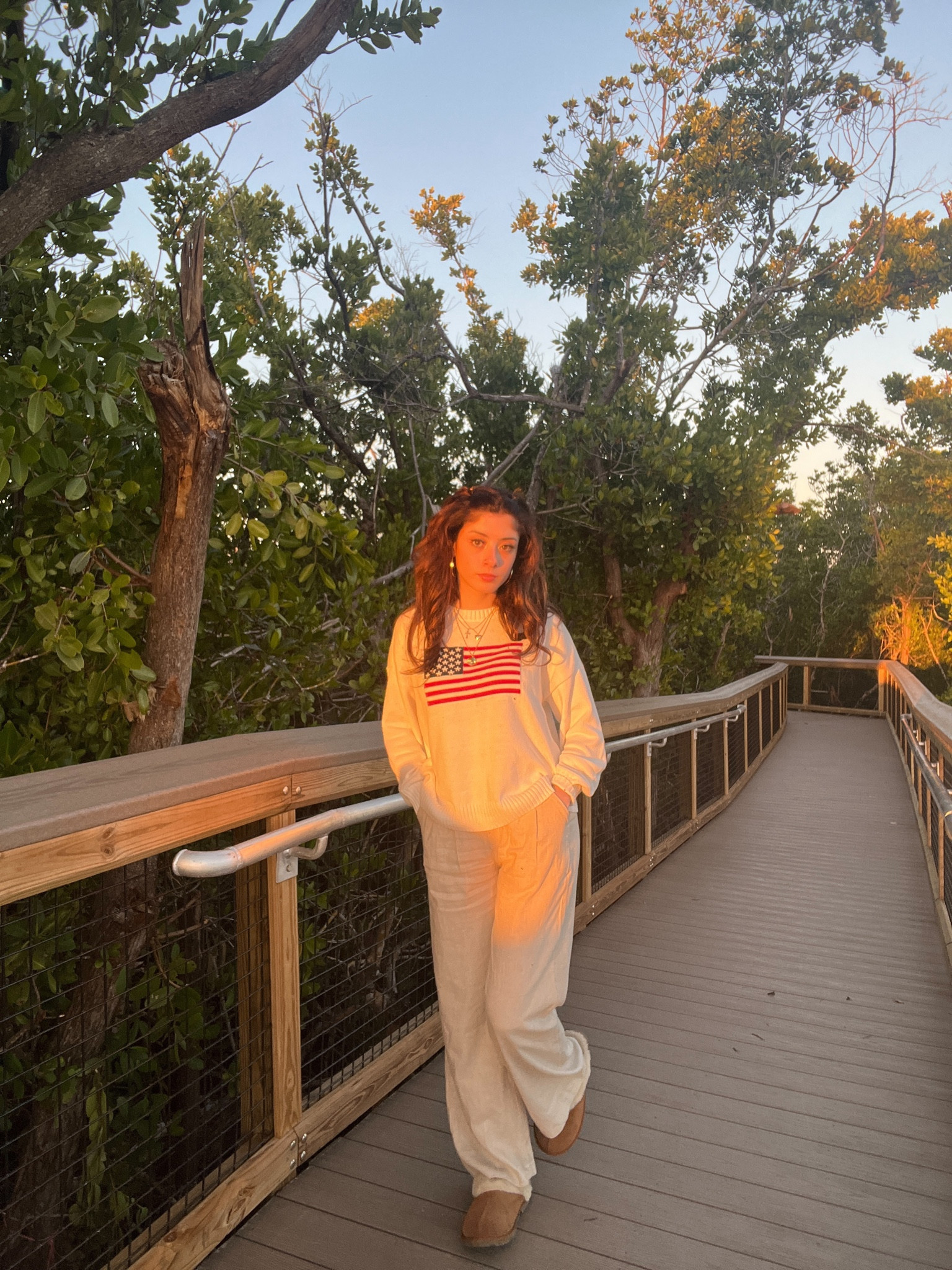 couldn’t link the sweater cause it’s sold out but it’s from hollister #hcopartner#hollister #hollisteroutfit #summeroutfit

#LTKstyletip #LTKbeauty