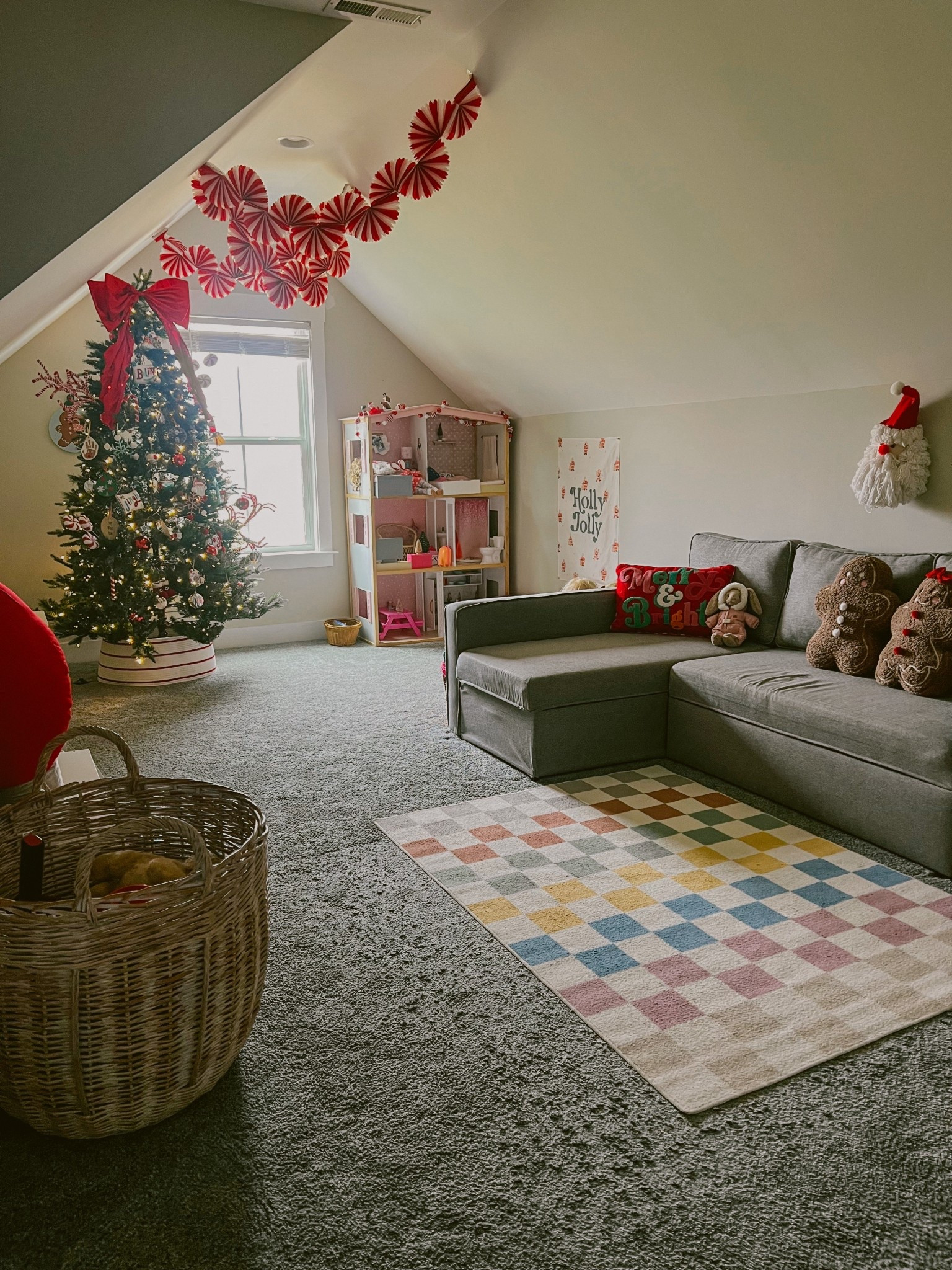 Our Christmas Playroom 🎅🏼🎄♥️

#LTKHoliday #LTKHome #LTKmomlife