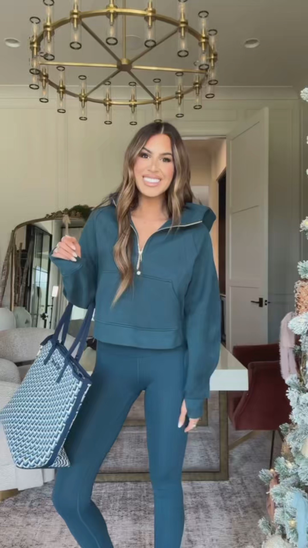 the best material & so flattering!

Wearing size 4 & 28 inch leggings

Wearing color Indochine Blue 🩵

#LTKActive #LTKootd