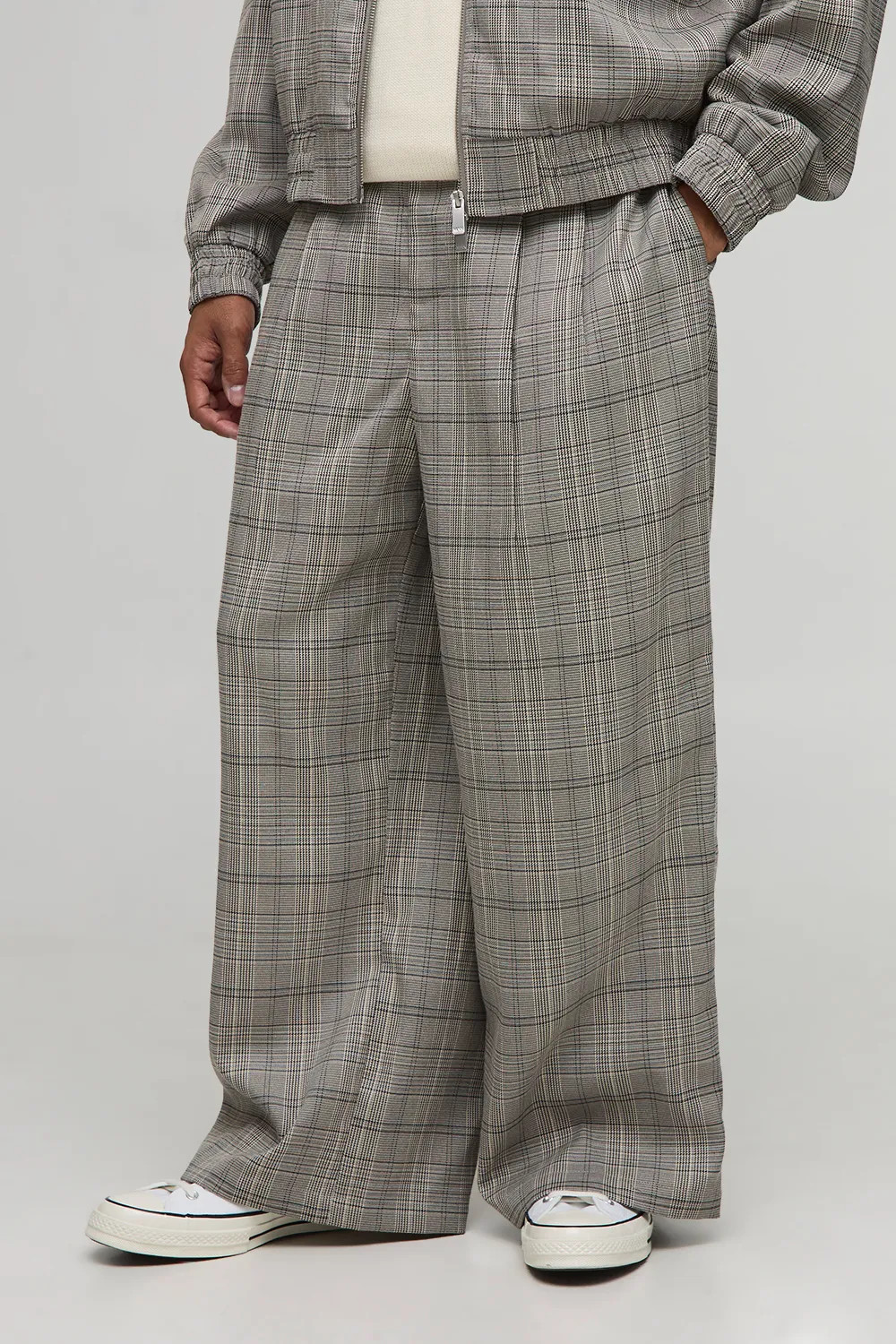 Checked Pleated Front Wide Leg Trousers | boohooMAN (US & Canada)