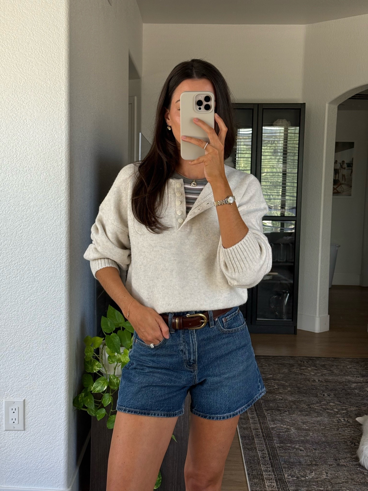 My Abercrombie code AFCASSIE stacks on top of the huge sale for an extra 15% off! Plus free shipping when you buy a pair of jeans!! 

I am 5’7” and wear a size XS in tops and dresses at Abercrombie, and size 25 regular length in jeans! I am wearing their Classic style in all of these jeans except for the 90s Relaxed Jeans and 90s Straight Jeans, which are in Curve Love!