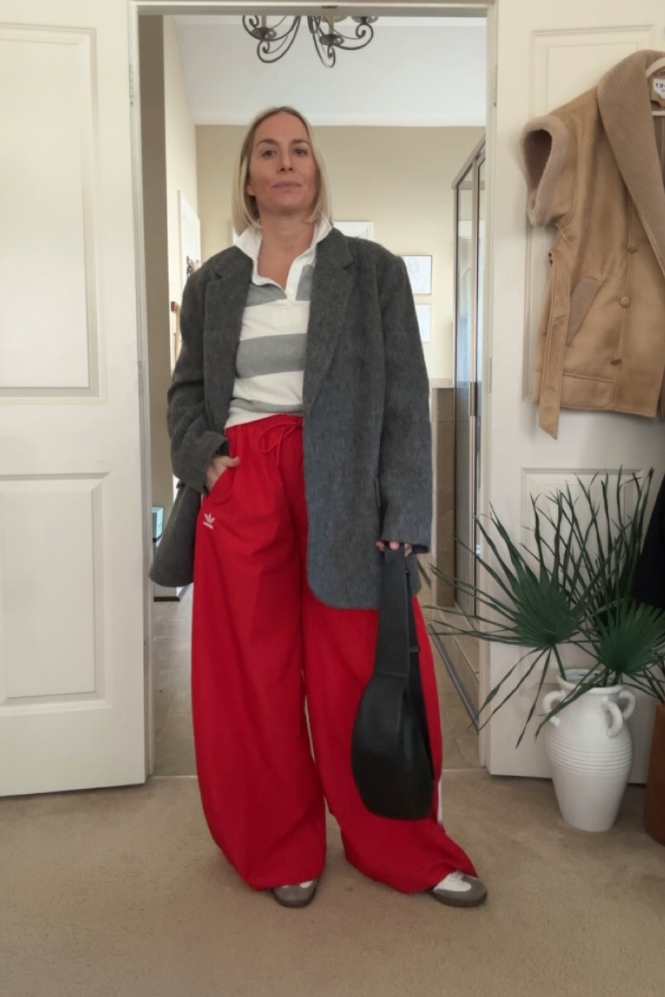 🩶❤️

#LTKStyleTip #LTKSeasonal #LTKOver40