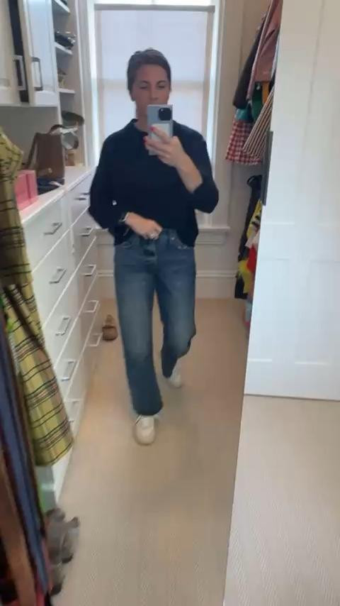 Cozy layers and warm tones made this casual fall outfit my go to for crisp days. Easy, comfy, and full of autumn charm 🍂🤎👟 #FallOutfit #CasualStyle #LTKFall #OOTD #ComfyChic #LTKFinds #FallFashion #OutfitInspo #AutumnVibes #TrendyLooks 

 #LTKSeasonal