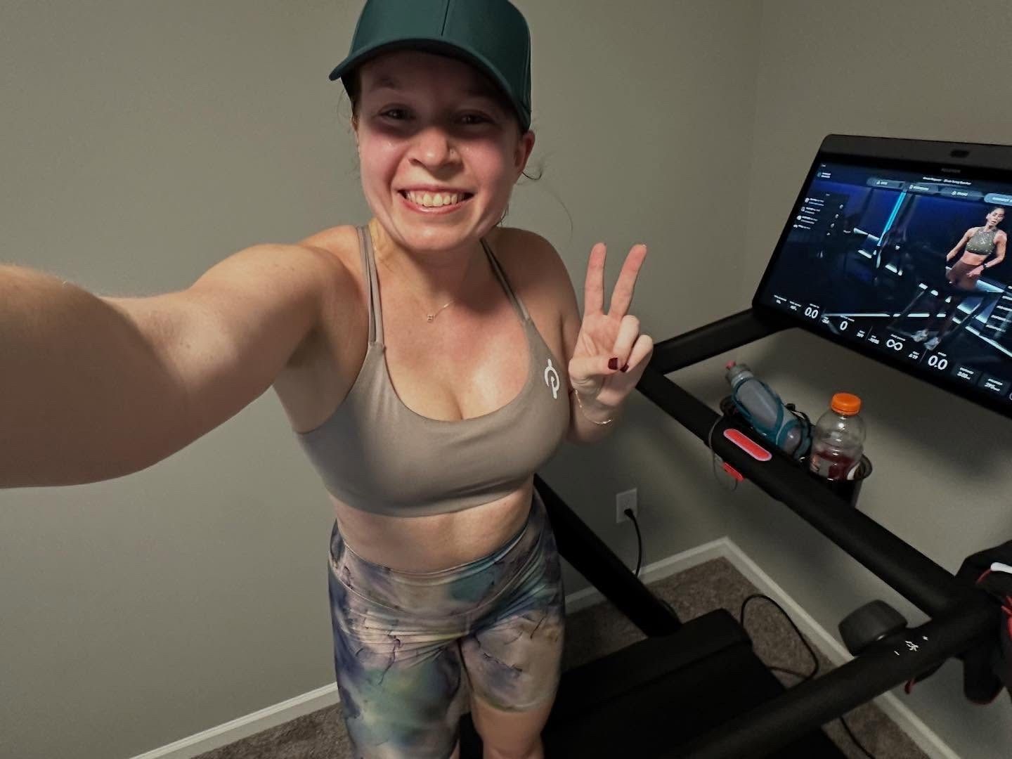 turkey burn run and the feast 🍽️ rocking my fit from @pelotonapparel and my new hat from @alteregorunning. can’t wait to share some of my favorite finds for Black Friday! ❤️ I couldn’t find my exact shorts but linked similar ones! 
.
.
.
.
.
#runners #runnersofinstagram #aeoambassador #peloton #pelotontread #pelotonrunners #marathon #marathonpreparation #blackfriday #alteregorunning #alteregoambassador

#LTKActive #LTKPetite #LTKSaleAlert