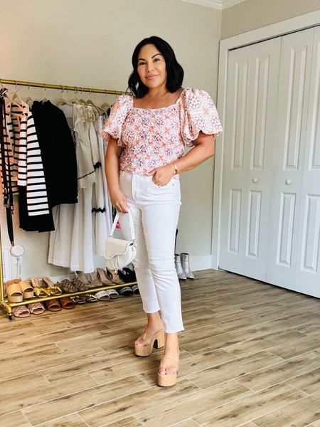 Madewell jeans
White jeans 
Spring outfit 
Puff sleeve top

#LTKxMadewell #LTKFindsUnder100 #LTKStyleTip