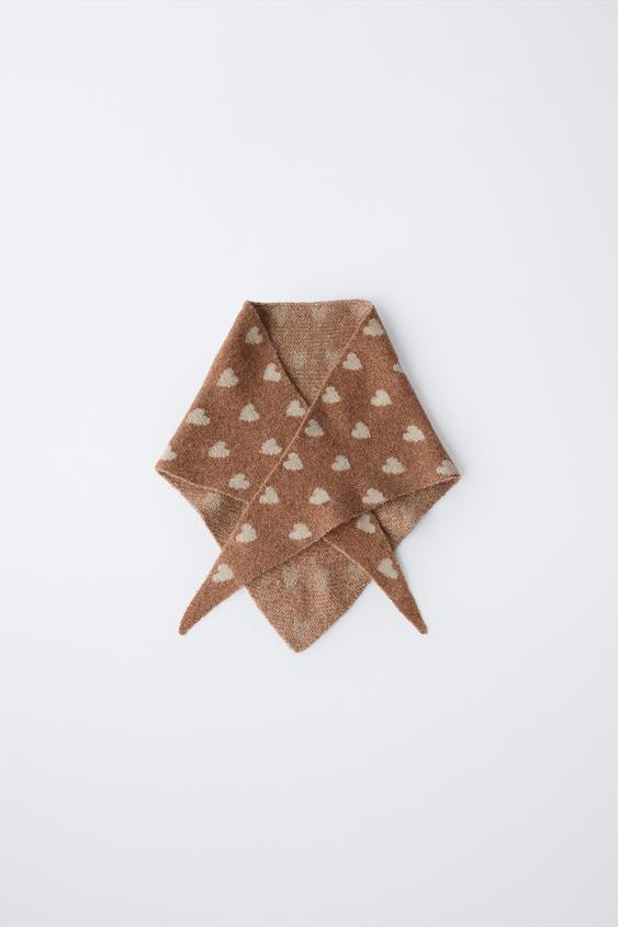 KNIT TRIANGLE HEART SCARF | Zara US