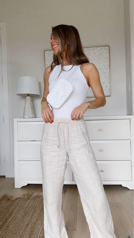 LOVE these linen pants with zipper pockets from @athleta! I’m in an XXS (0-2). Small tank and love this smaller belt bag! #ad #Athleta #PowerofShe #MothersDay #MomsontheMove 


#LTKSeasonal #LTKGiftGuide #LTKStyleTip