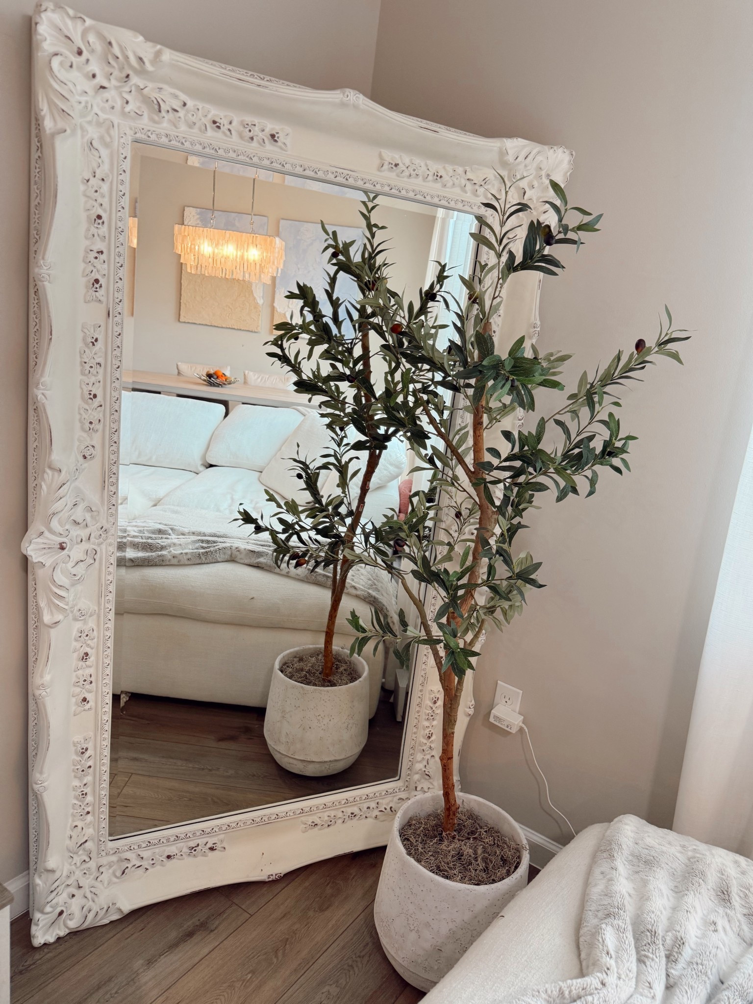 White Antique Mirror 

#LTKHome