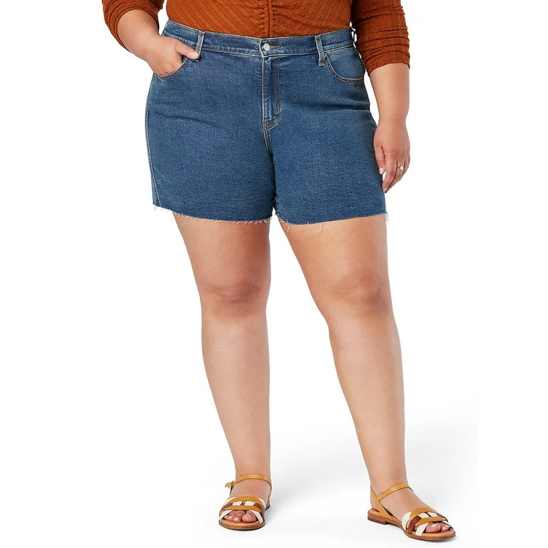 Signature by Levi Strauss & Co. Women's Plus Size Heritage 5-Inch Fray Hem Shorts | Walmart (US)