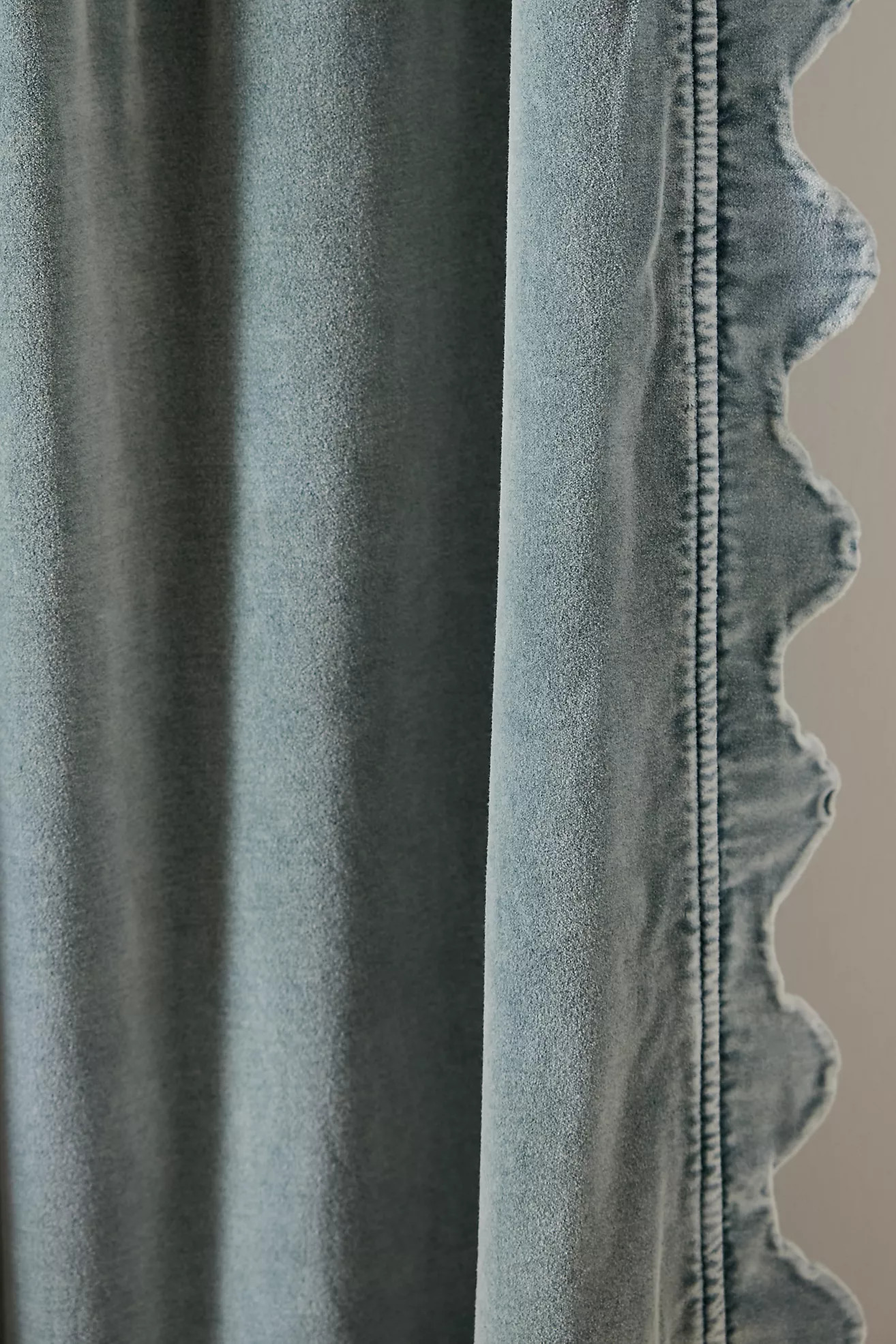 Trova Velvet Scalloped-Edge Curtain | Anthropologie (US)