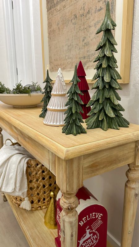 Christmas console table details✨ 
Decor linked on LTK @cassiechristopher
.
.
.

.
#christmasmood #christmaswish #momlife #christmasmagic #christmasfeels #momlife #christmasphoto #homedecor #consoletabledecor
.
.
.

.

Christmas Entryway Table | Christmas Decor | Holiday Decor | Home Decor | New Home | Christmas | Christmas Console Table | Christmas Table | Christmas Decor Ideas

#LTKhome #LTKHoliday #LTKSeasonal