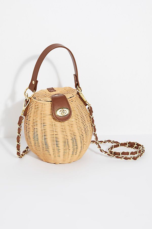 https://www.freepeople.com/shop/le-stable-straw-bag/?category=bags&color=014&quantity=1&size=One%20S | Free People